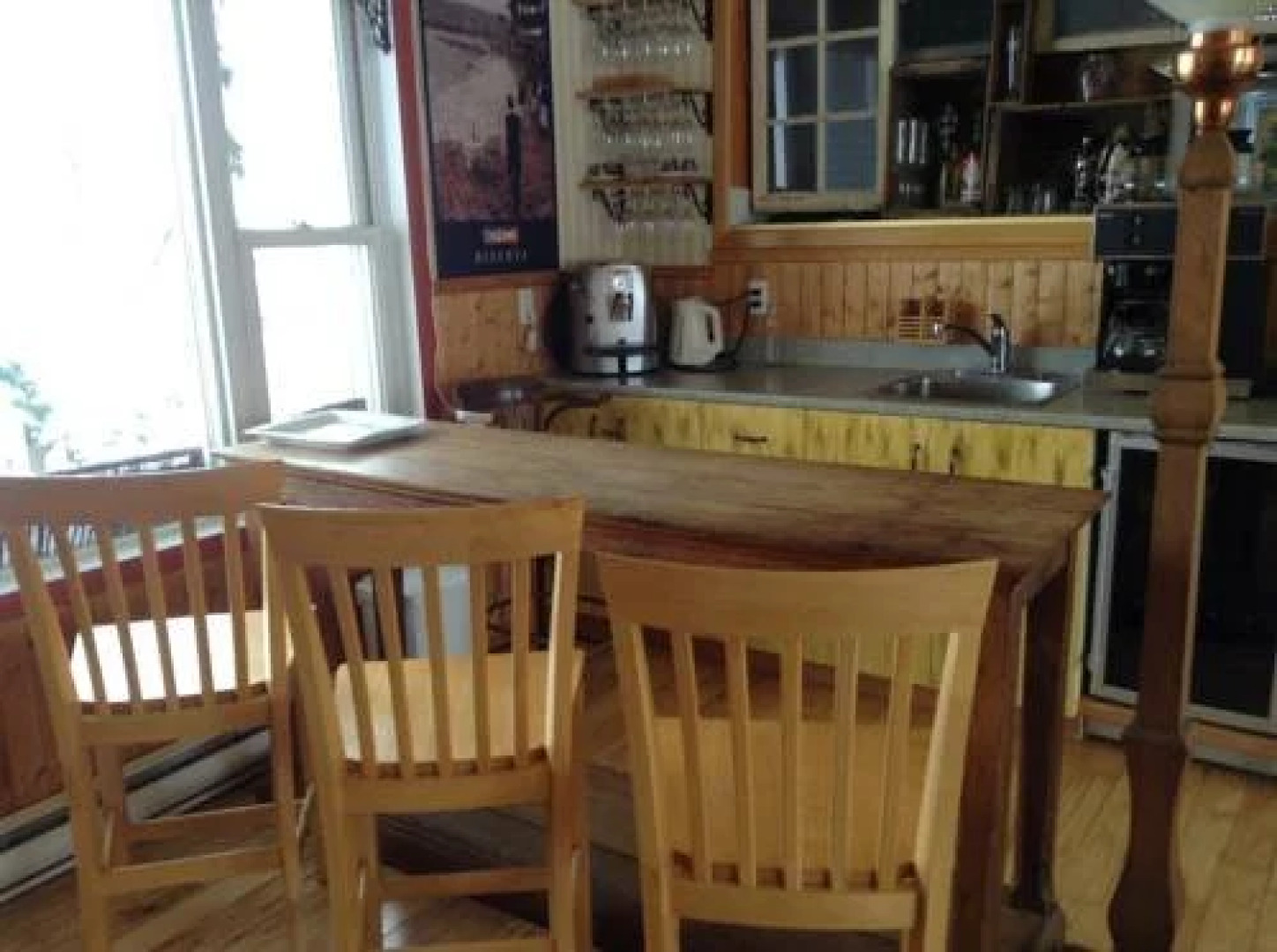 Table dans les nuages