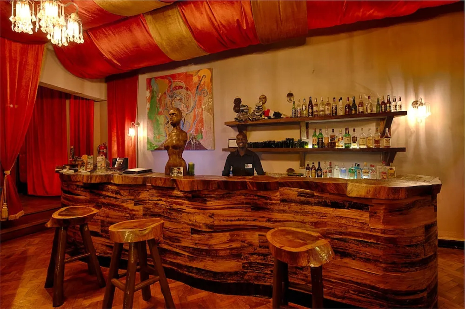 Source Of The Smile Hotel & Guesthouse