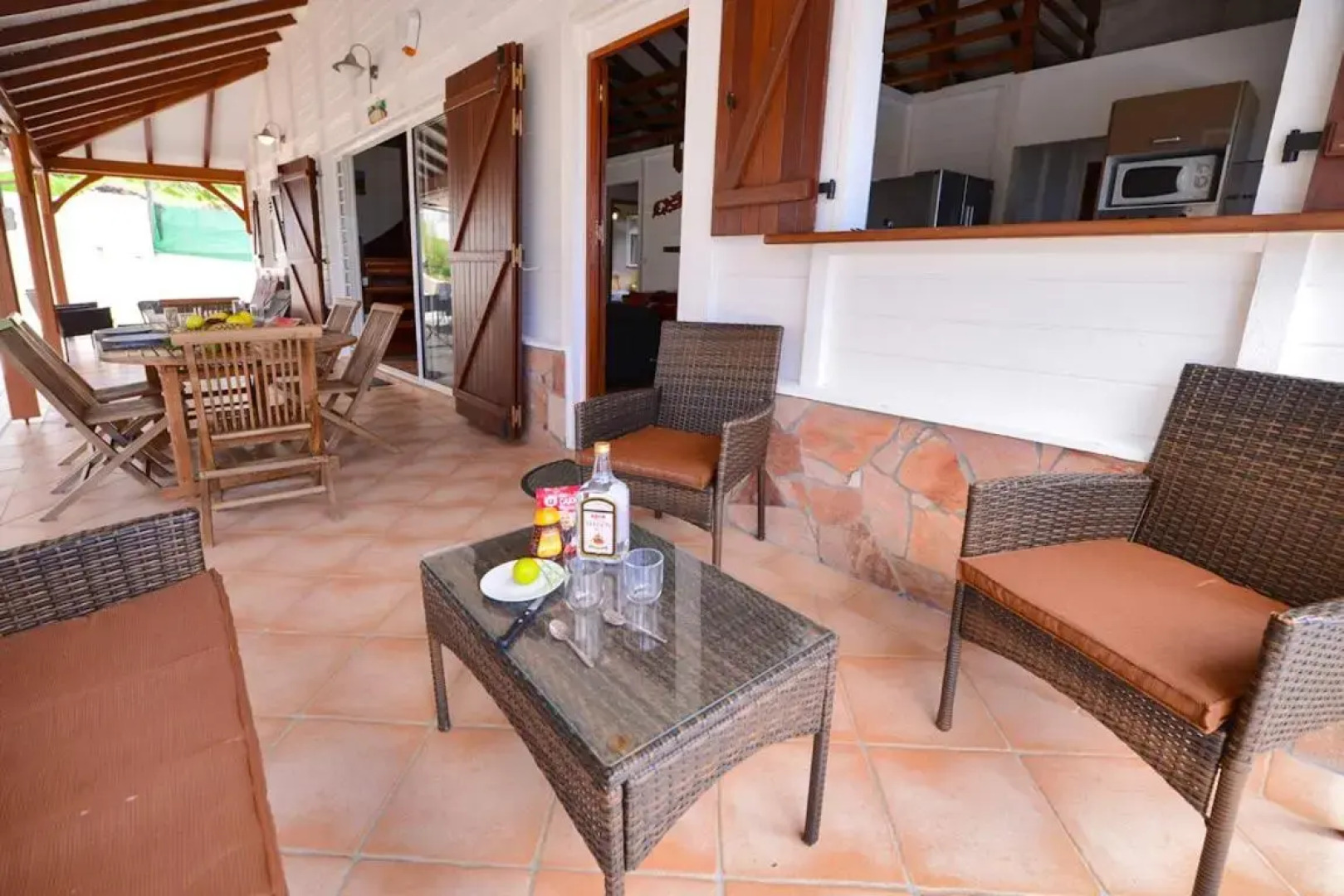 Magnifique Villa climatisée, piscine et jardin à 5mn de la plage