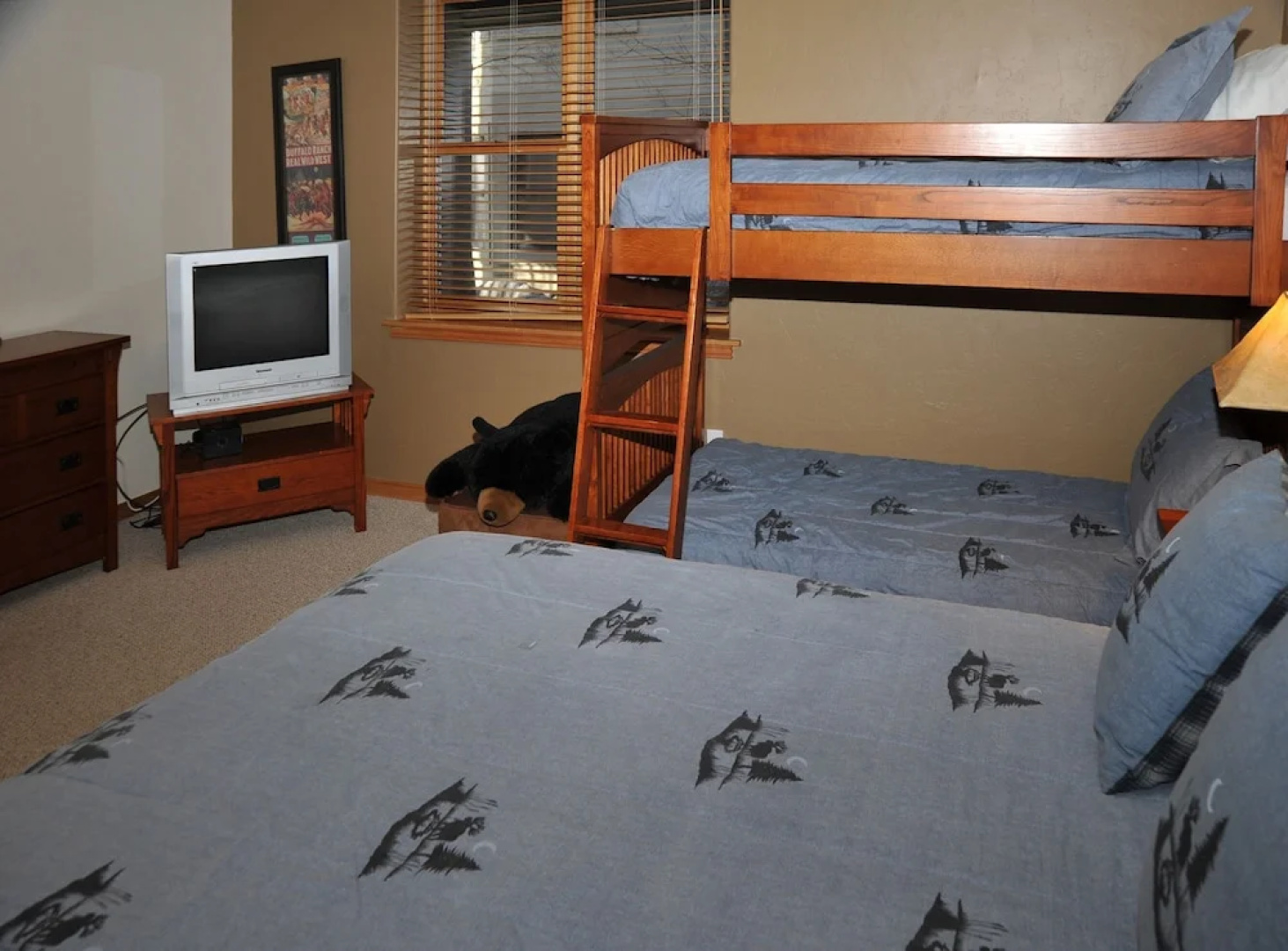 Canyon Run I-101 3 Bedroom Condo by RedAwning