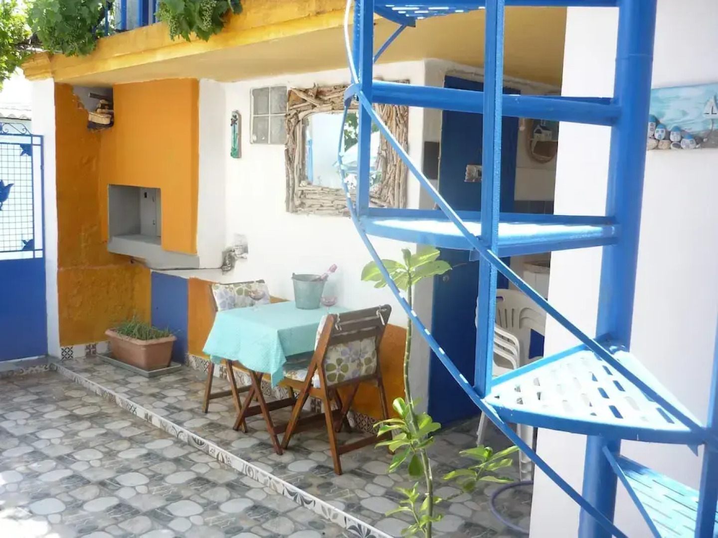 Traditional Villa 7 Mins Drive From Haraki Beach