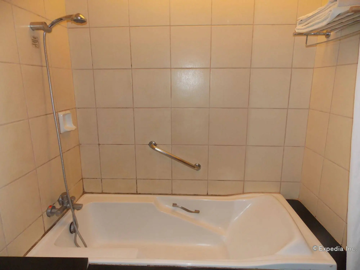 Planta Centro Bacolod Hotel & Residences