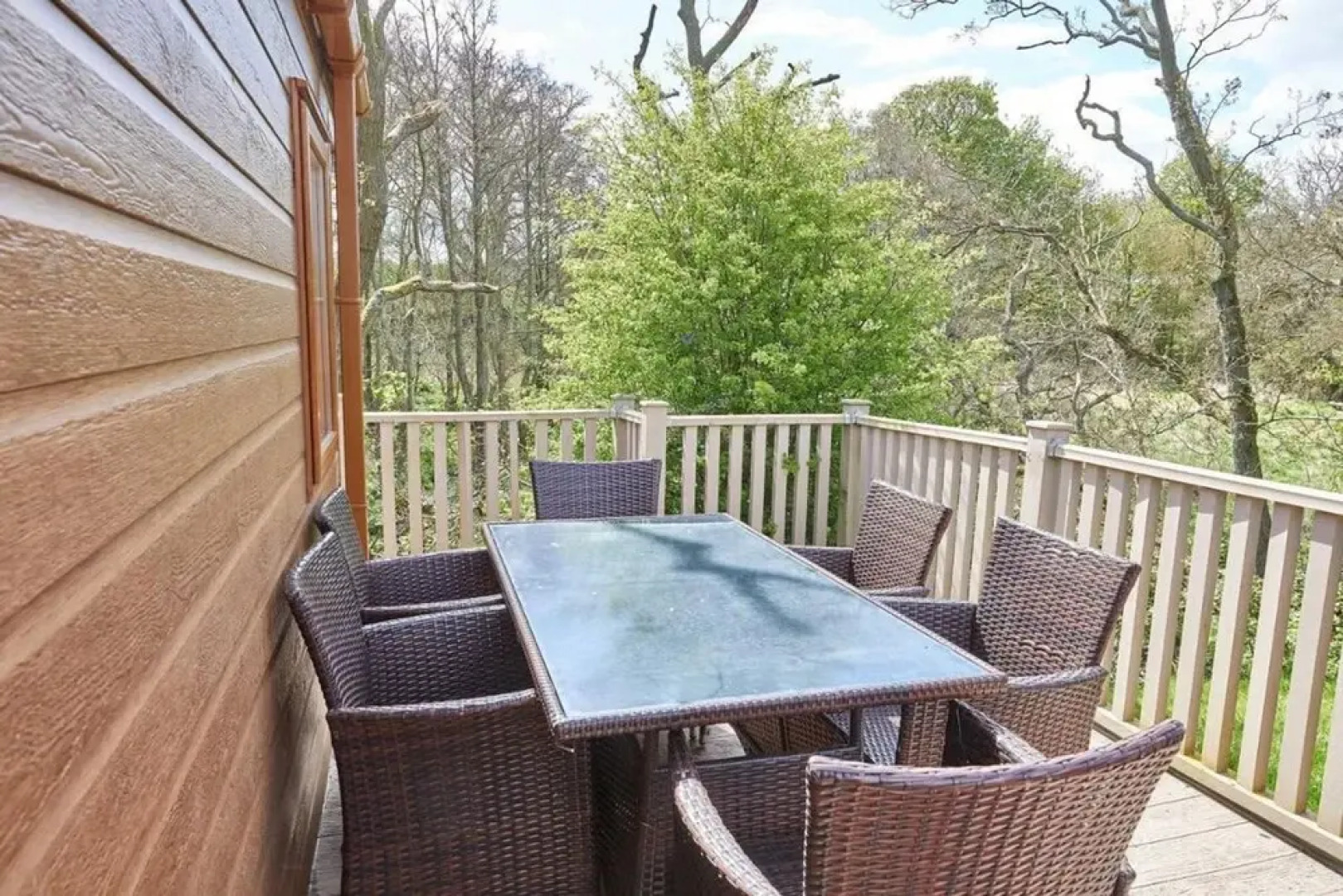 Host Stay Yolo Lodge