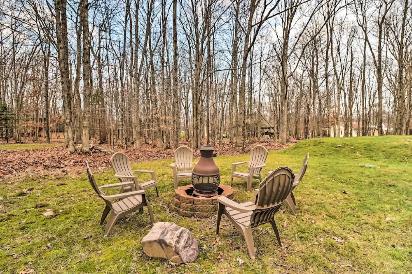 Near Big Boulder Mtn: Cabin w/ Furnished Deck