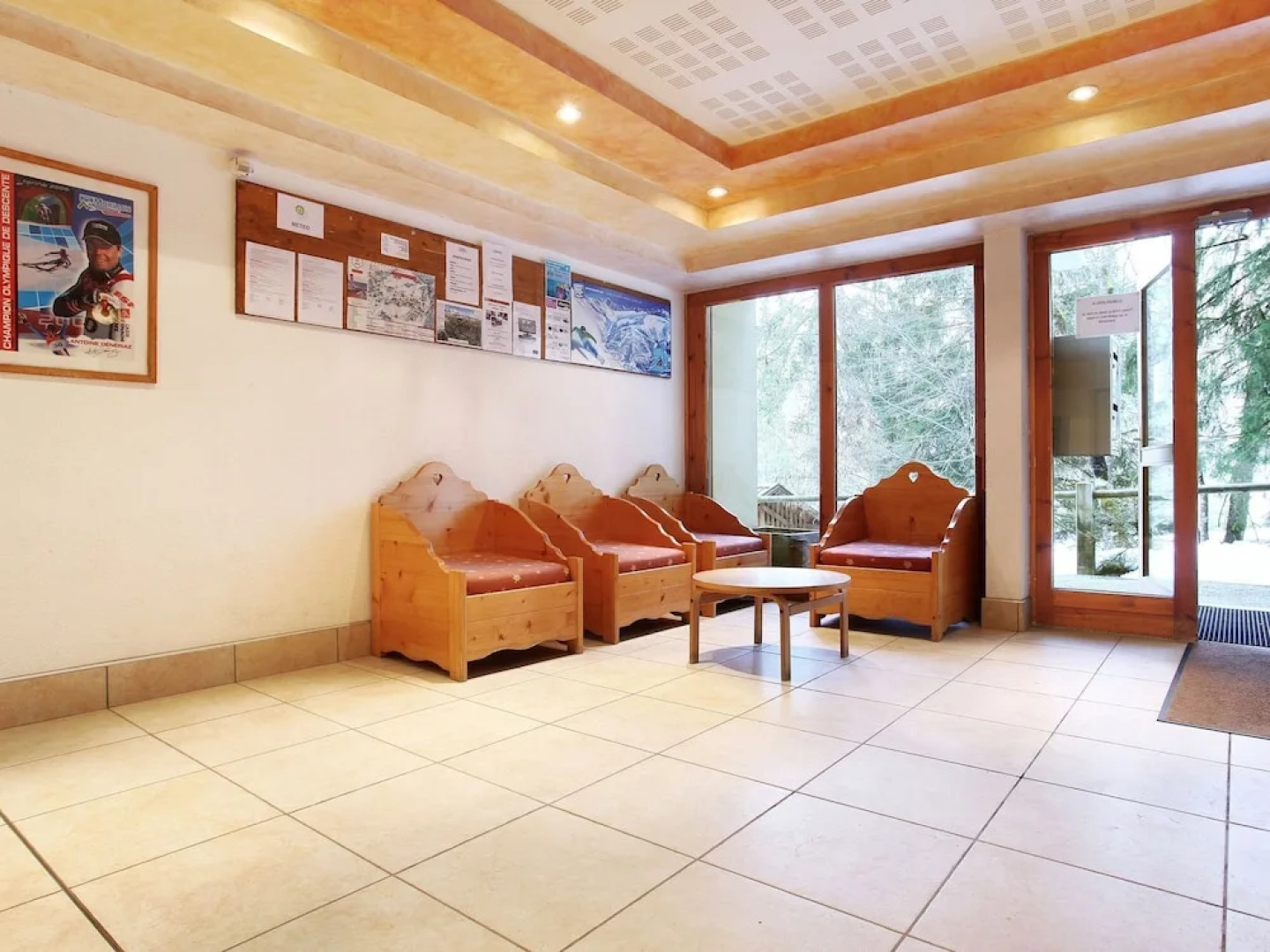 Rustic Studio in Wooded Area at 50 m. From the ski Lift