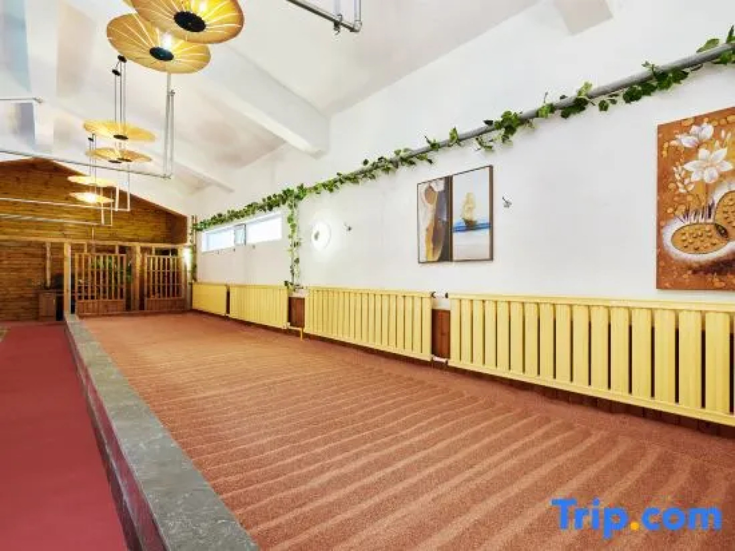 Manpu Tianmu Yangyan Hot Spring Hotel (Zhenbeibao Western Studios See Helan Performing Arts Town)