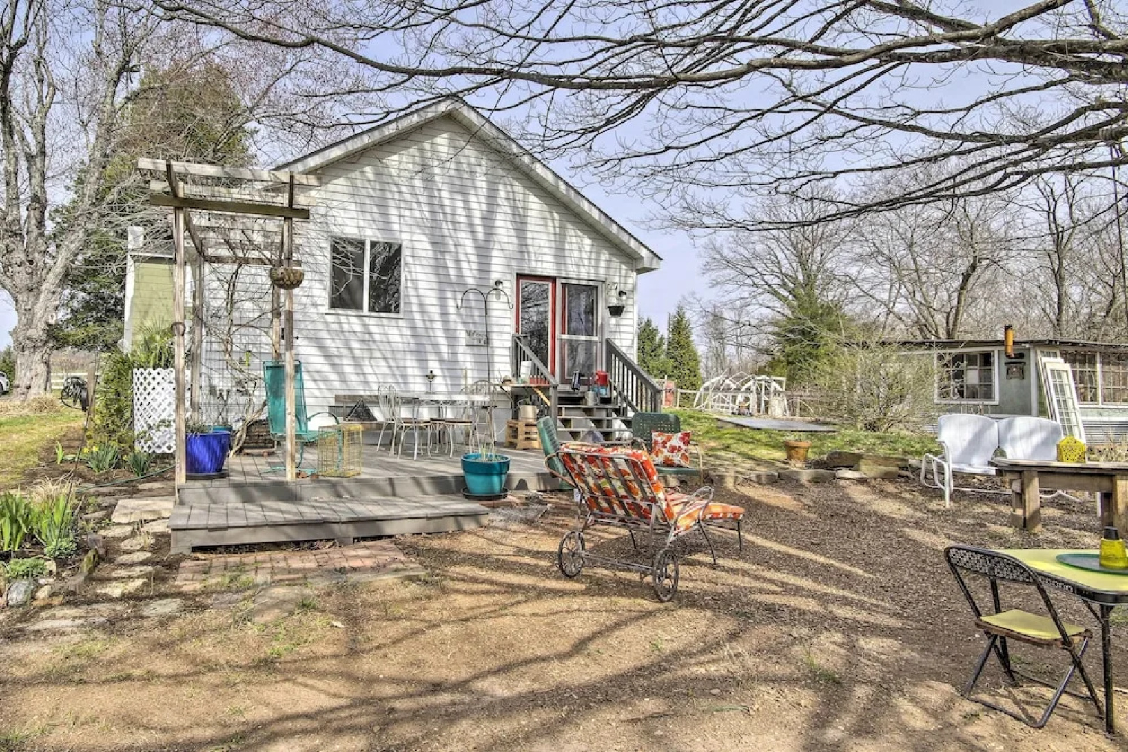 Historic Farmhouse w/ Chef's Kitchen Near Wineries