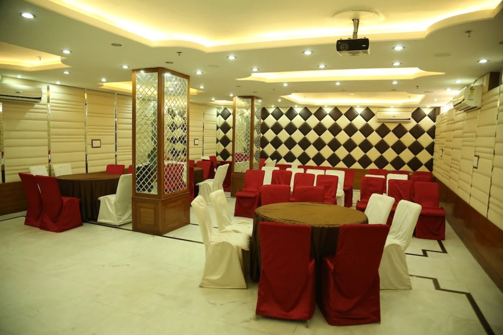 OYO 5121 Hotel Ocean