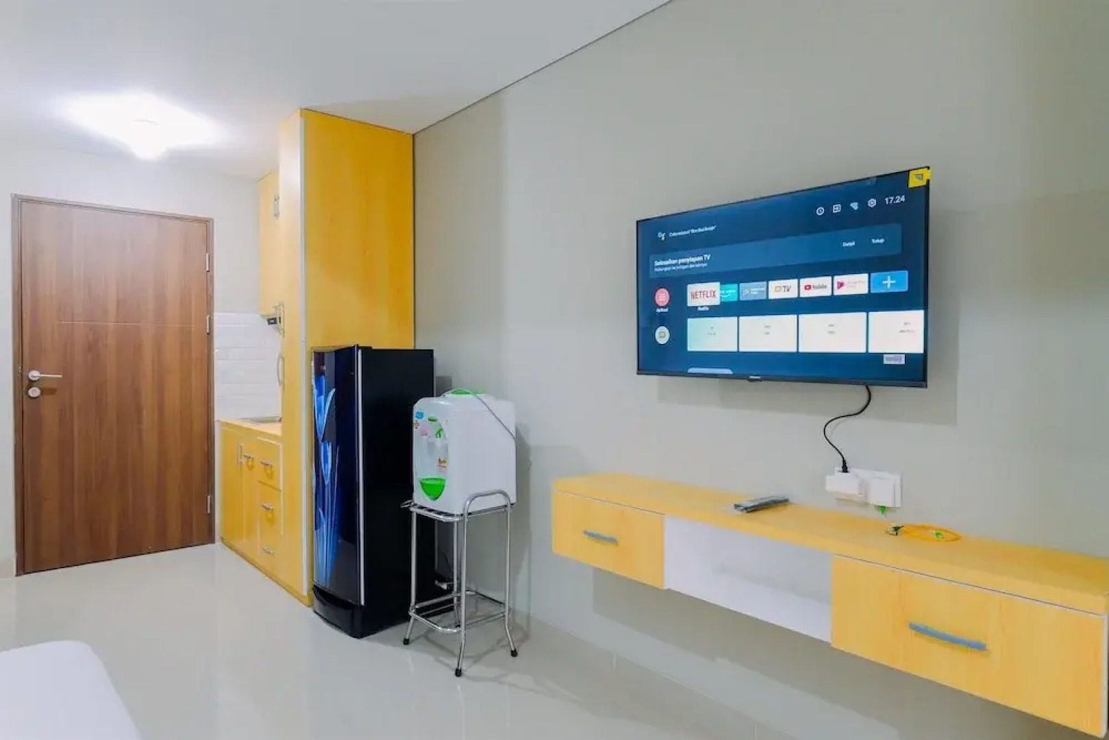 Homey Studio At Lrt City Sentul - Royal Sentul Park Apartment