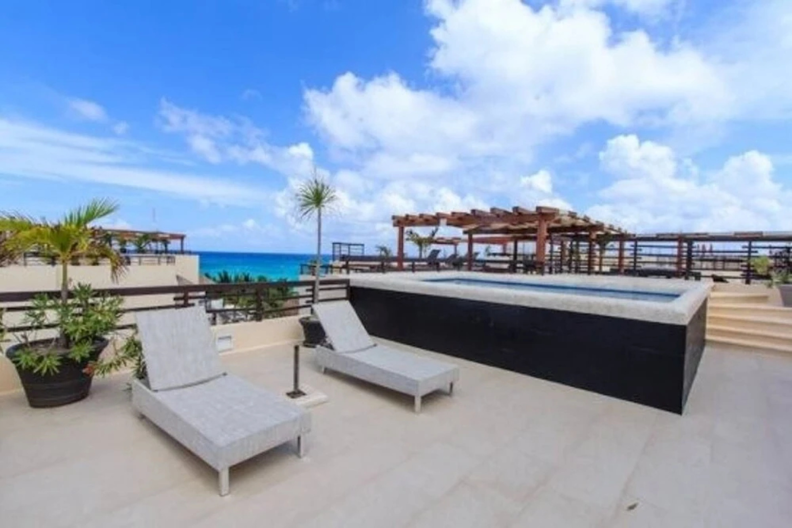 Aldea Thai - Oceanfront PH w/ Rooftop & Private Pool