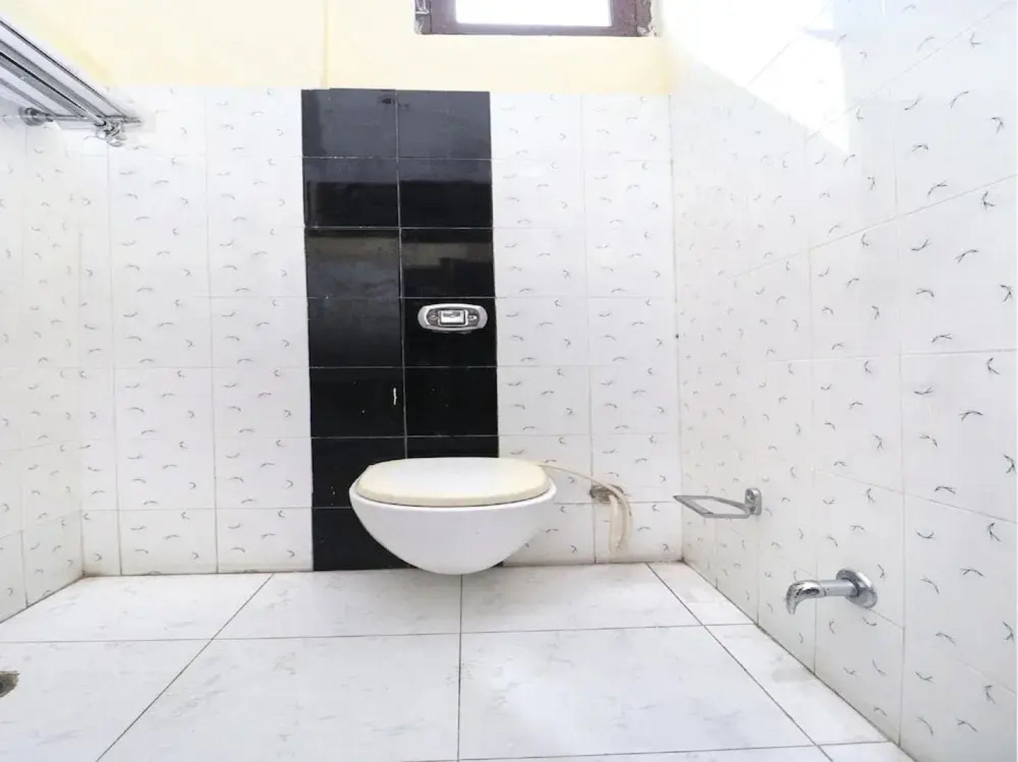 Oyo 30127 Hotel Sabina International