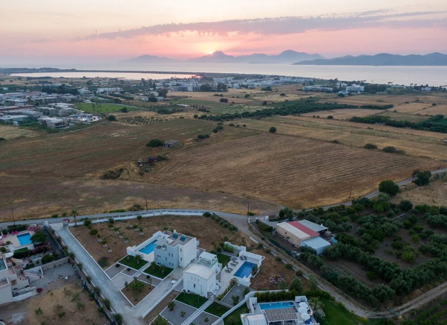 Xenos Villa 4 - Luxury Villa With Private Swimming Pool Near The Sea