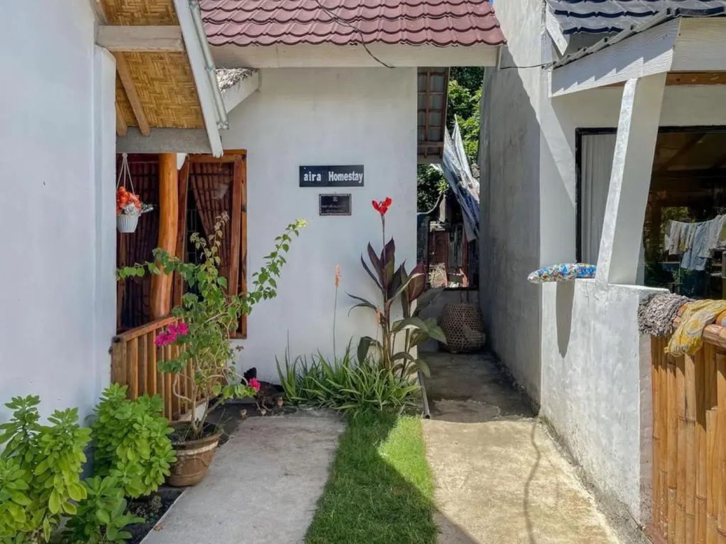 Aira Homestay Near Pantai Kuta Mandalika