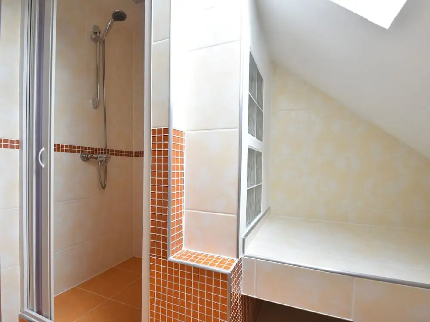 Spacious Holiday Home in Arnultovice With Swimming Pool