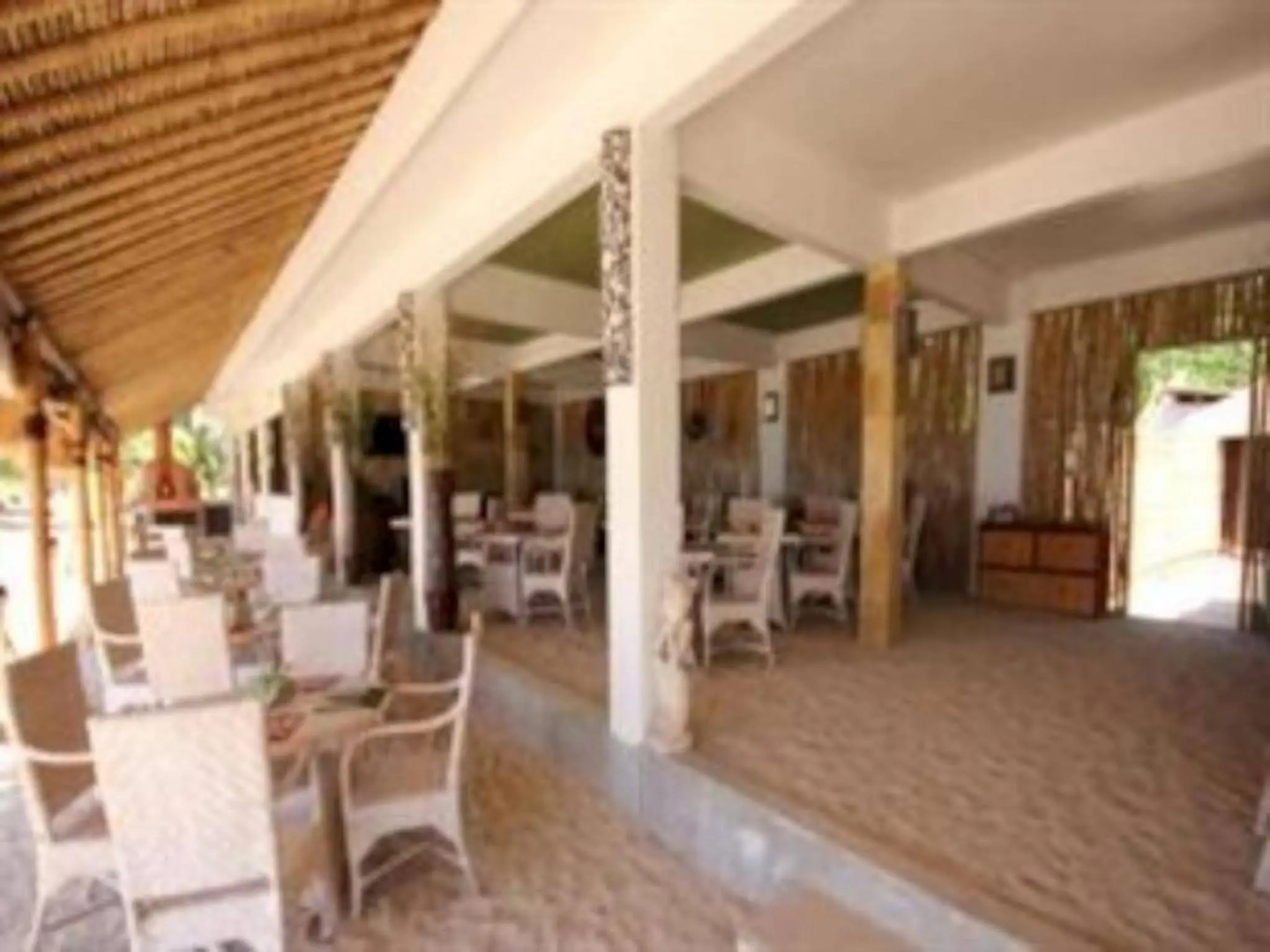 Meno Mojo Beach Resort