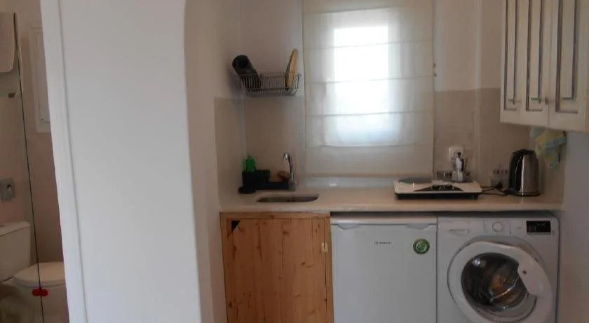 Dahlia Apartments and Studios