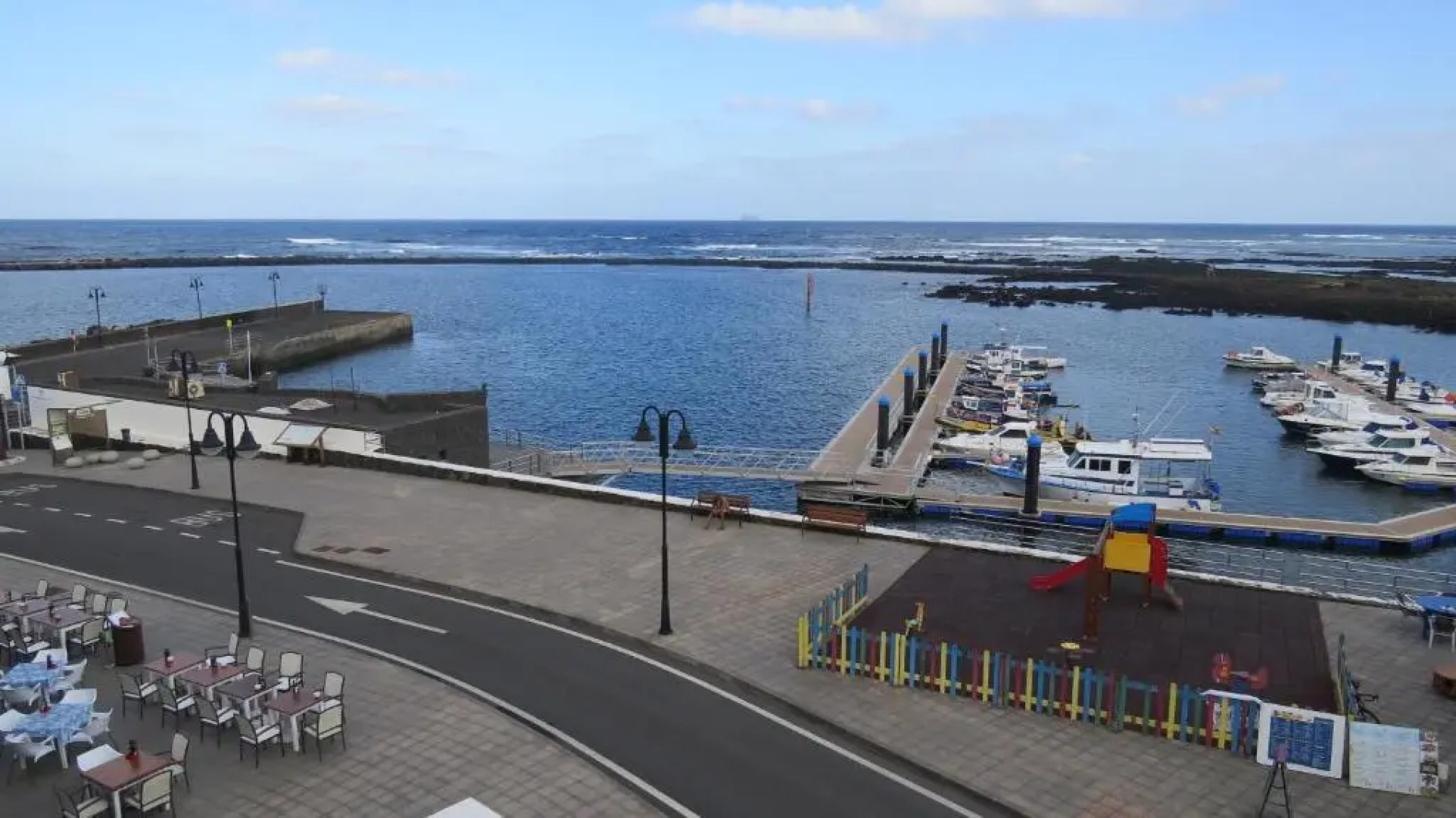 Orzola frente al mar