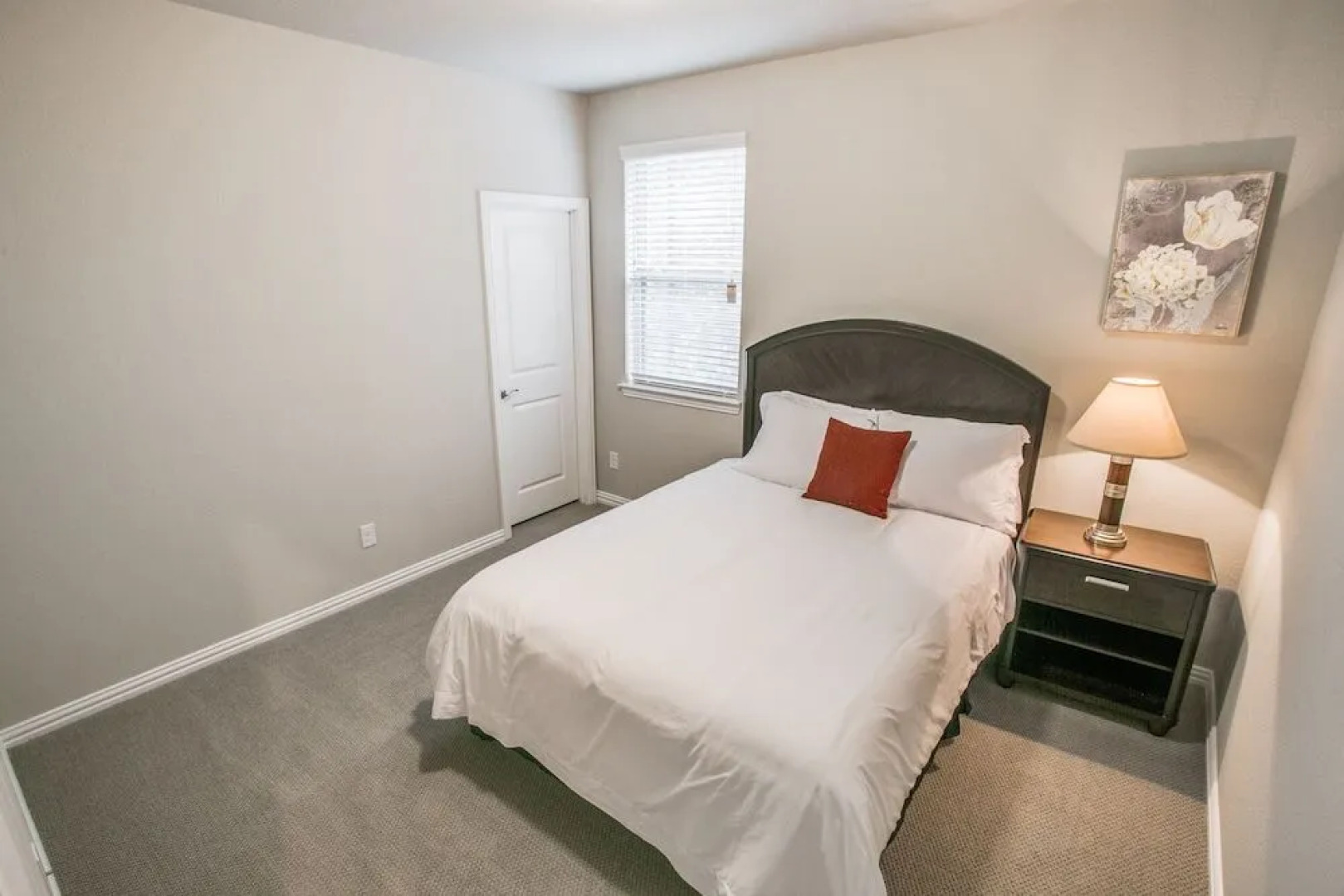 Beautiful furnished 3 bedroom Allen Home