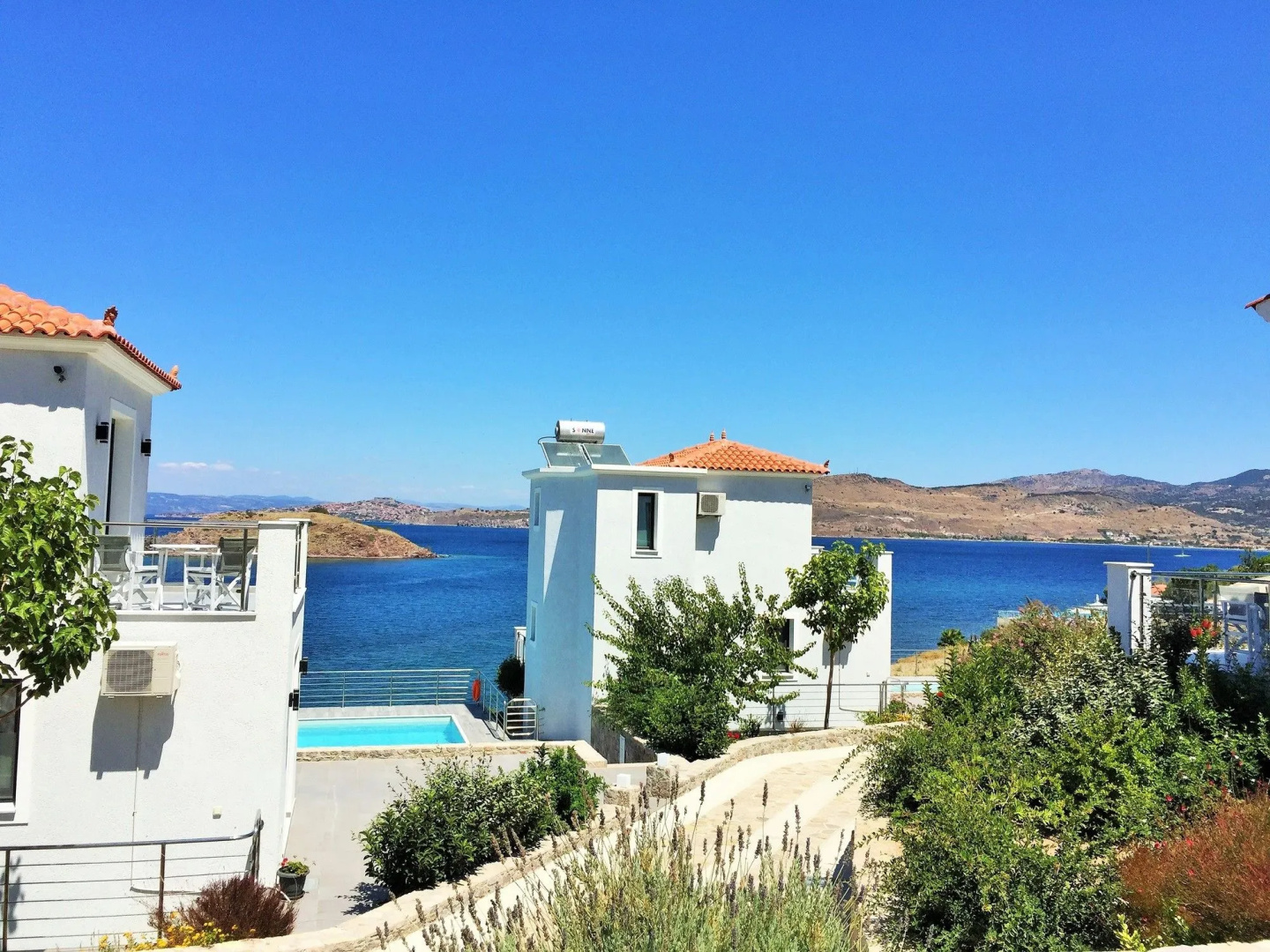 Eleia Seafront Rooms & Villas