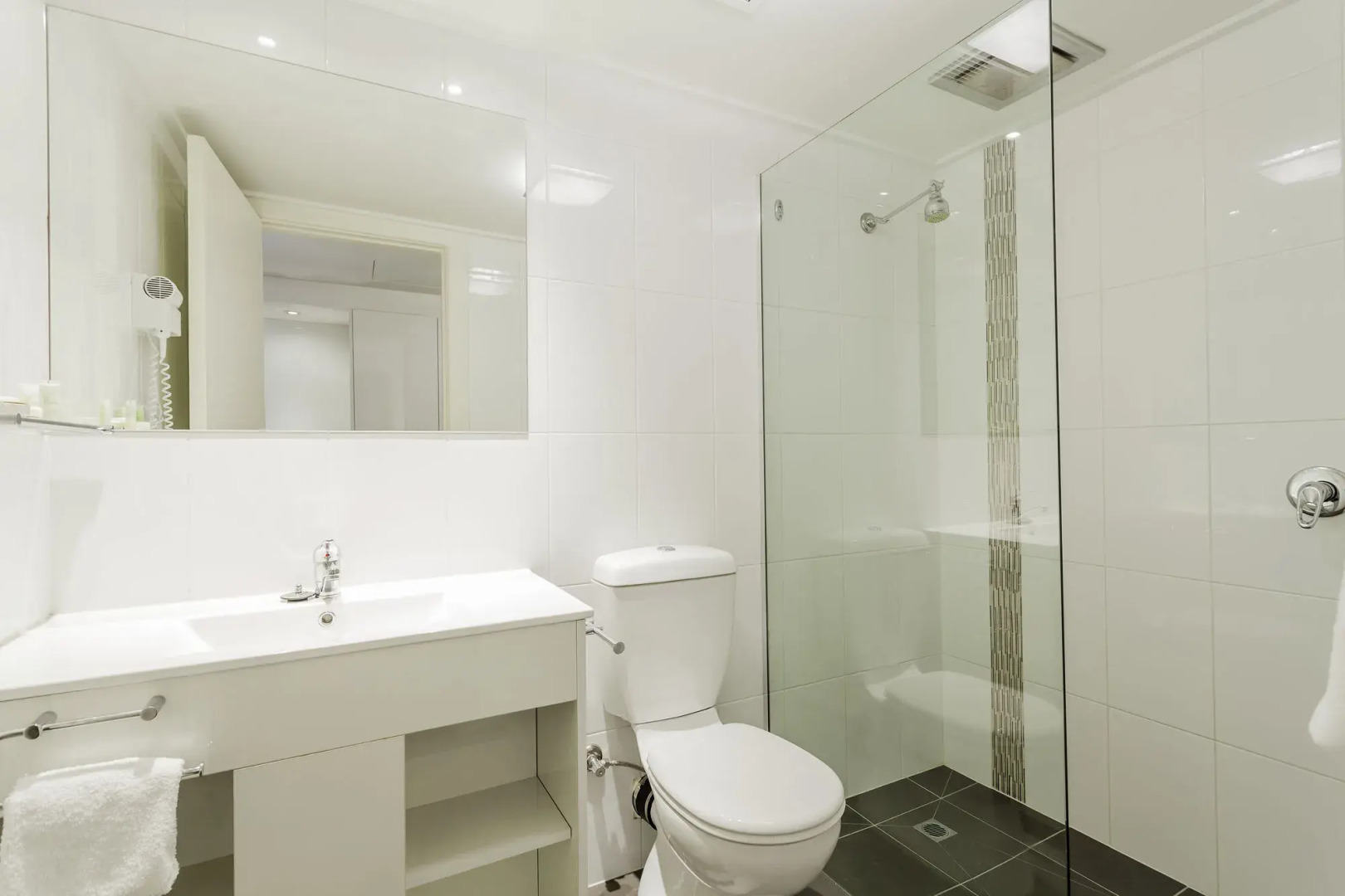 Bayside Geelong Hotel & Apartments, an Ascend Collection Hotel