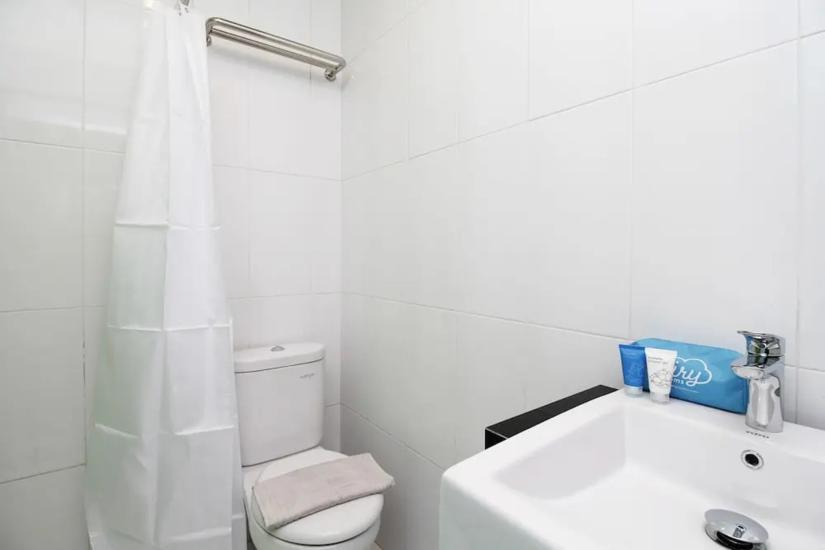 Airy Syariah Kejuron Mangga 4 Madiun