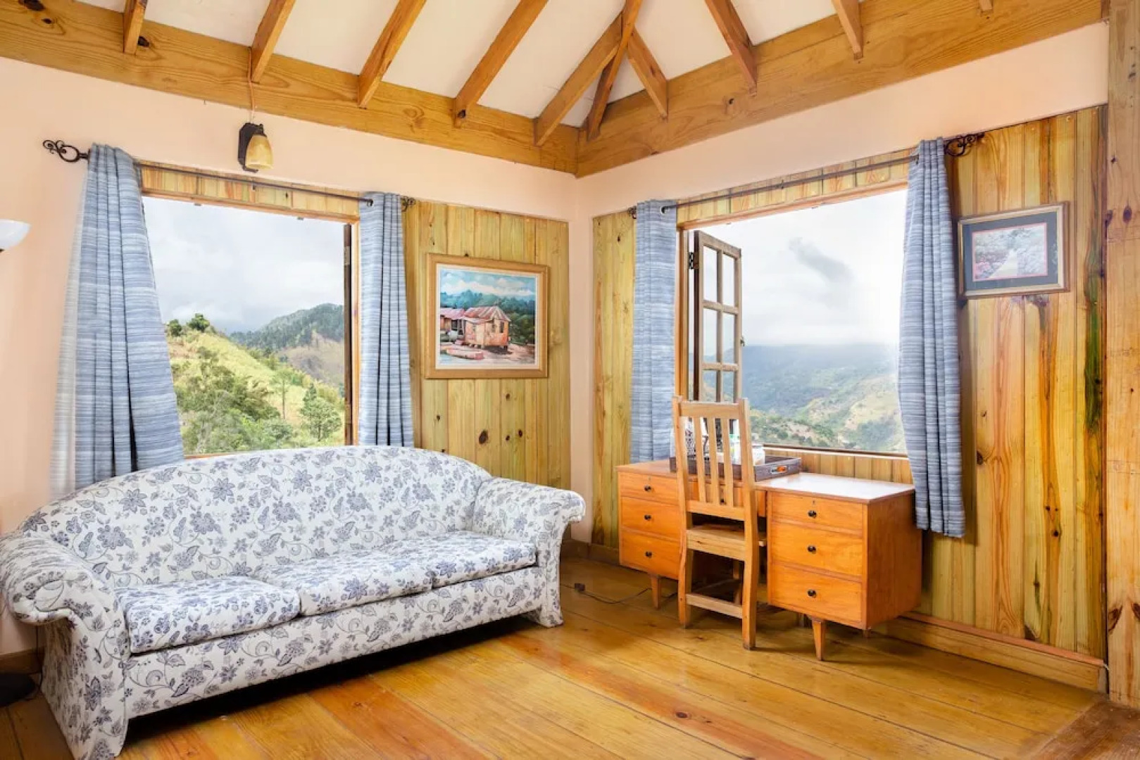 Blue Ridge Restaurant & Cottages