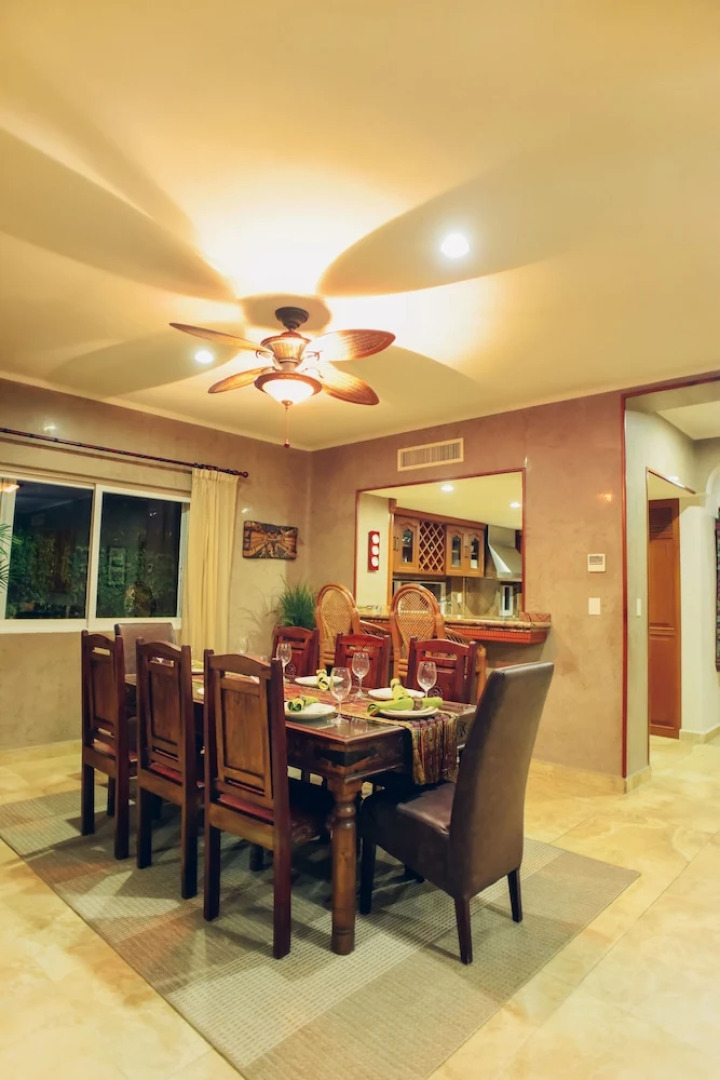 Villa Marinera 5br by Rmh