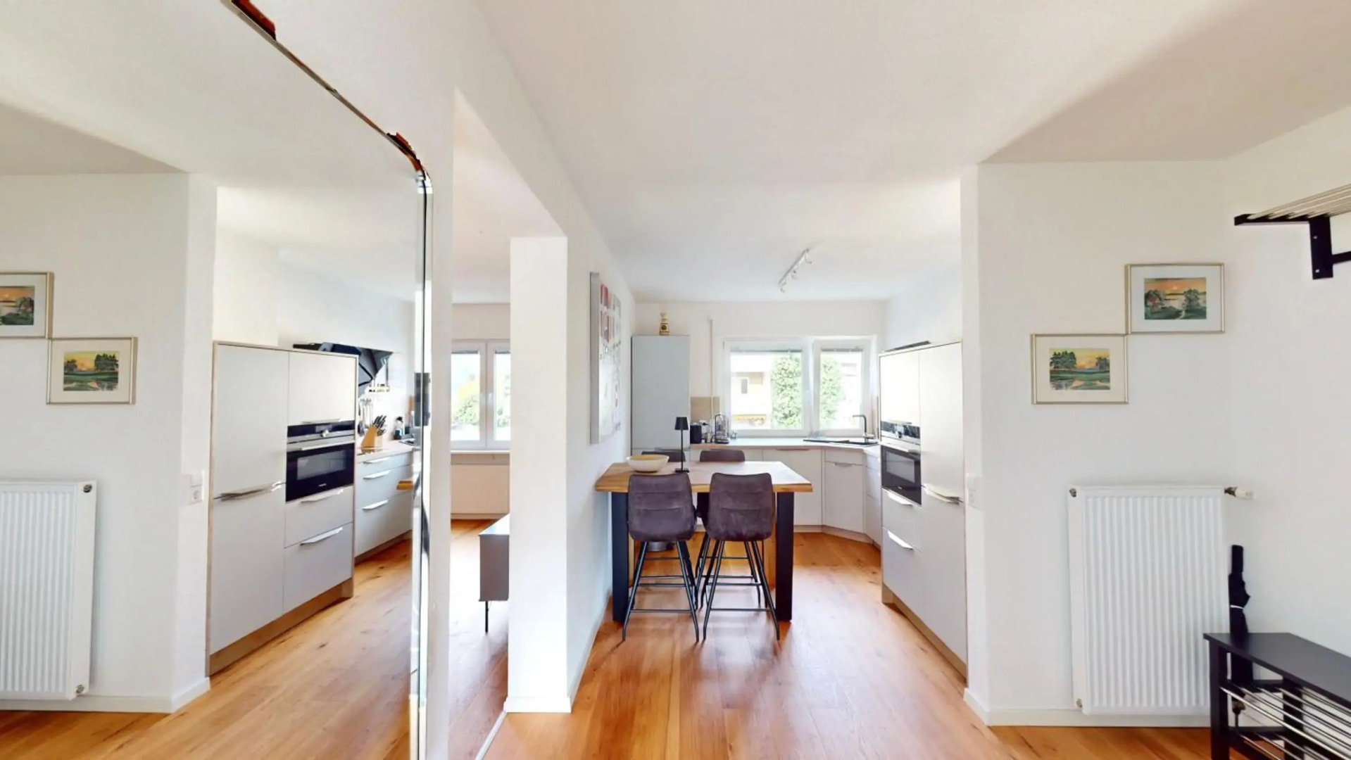 Schöne Ferienwohnung mit guter Anbindung, sehr guter Ausstattung und kostenloses WLAN