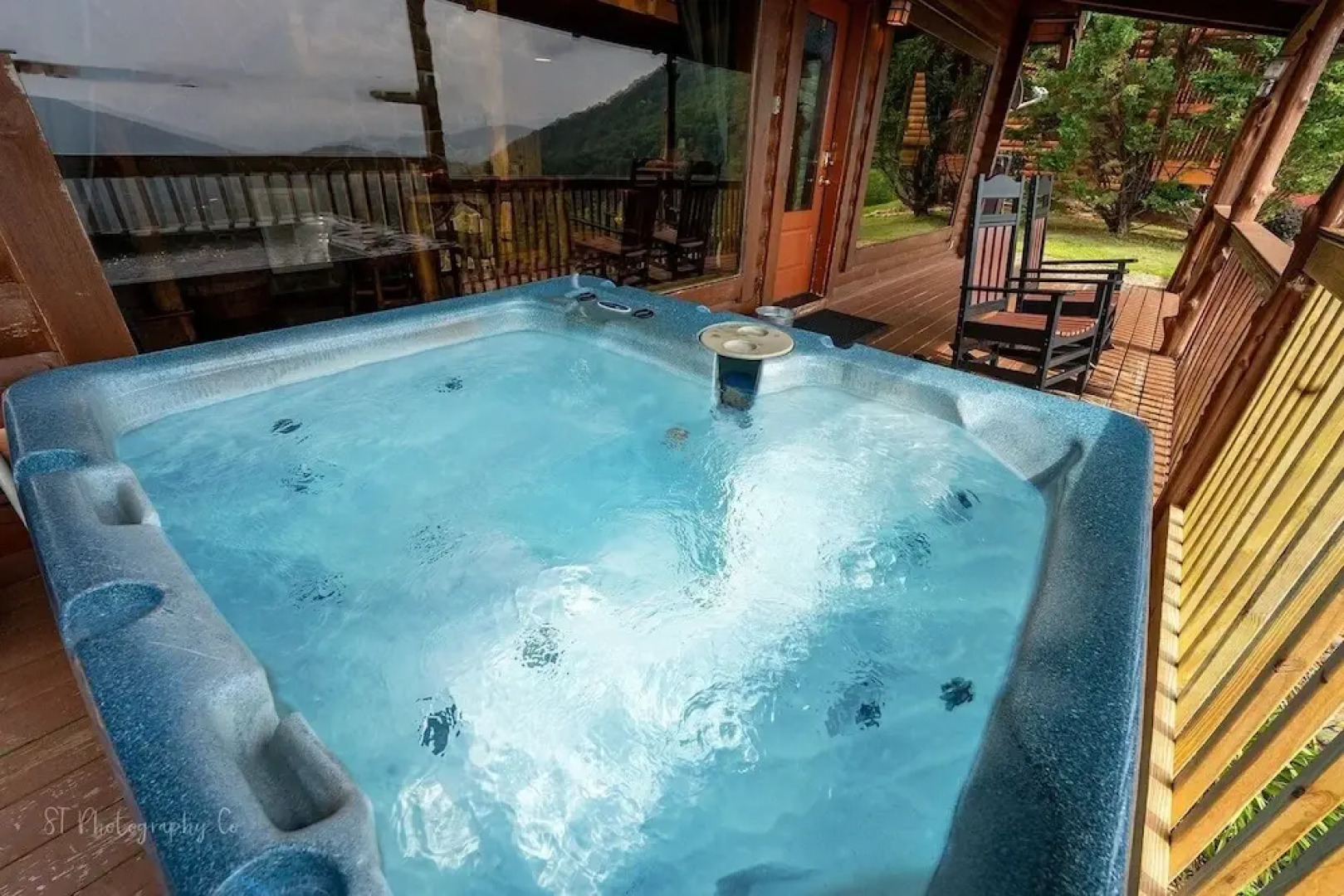 Graceful Awestruck Perfect Mountain Views with Pool Access by RedAwning