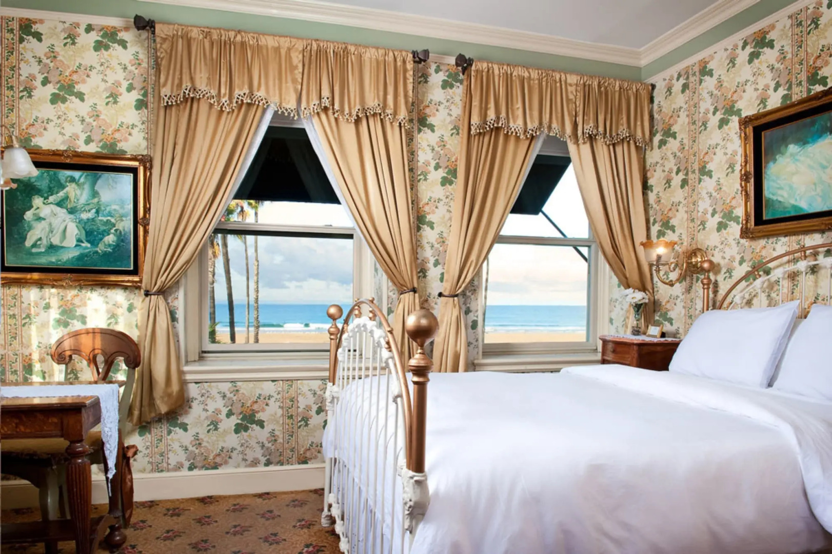 Dorymans Oceanfront Inn