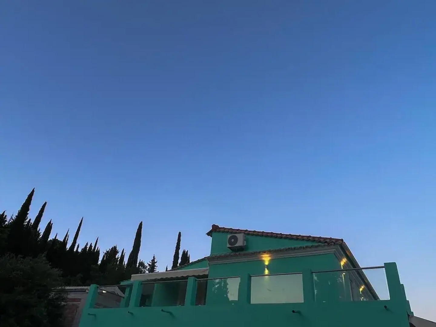 Magellanos Mint House- Kinopiastes