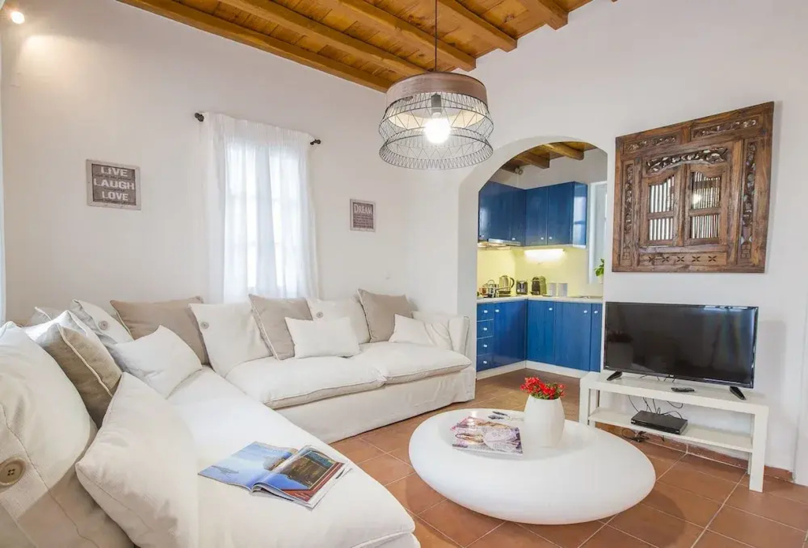 Mykonos Psarrou villa for 18 persons by VillaRentalsgr