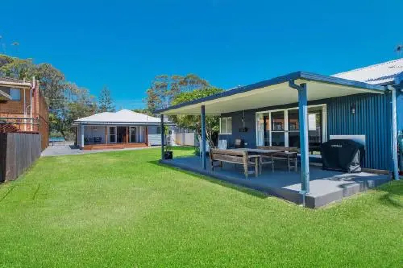 BANYANDAH 557 Ocean Drive NH