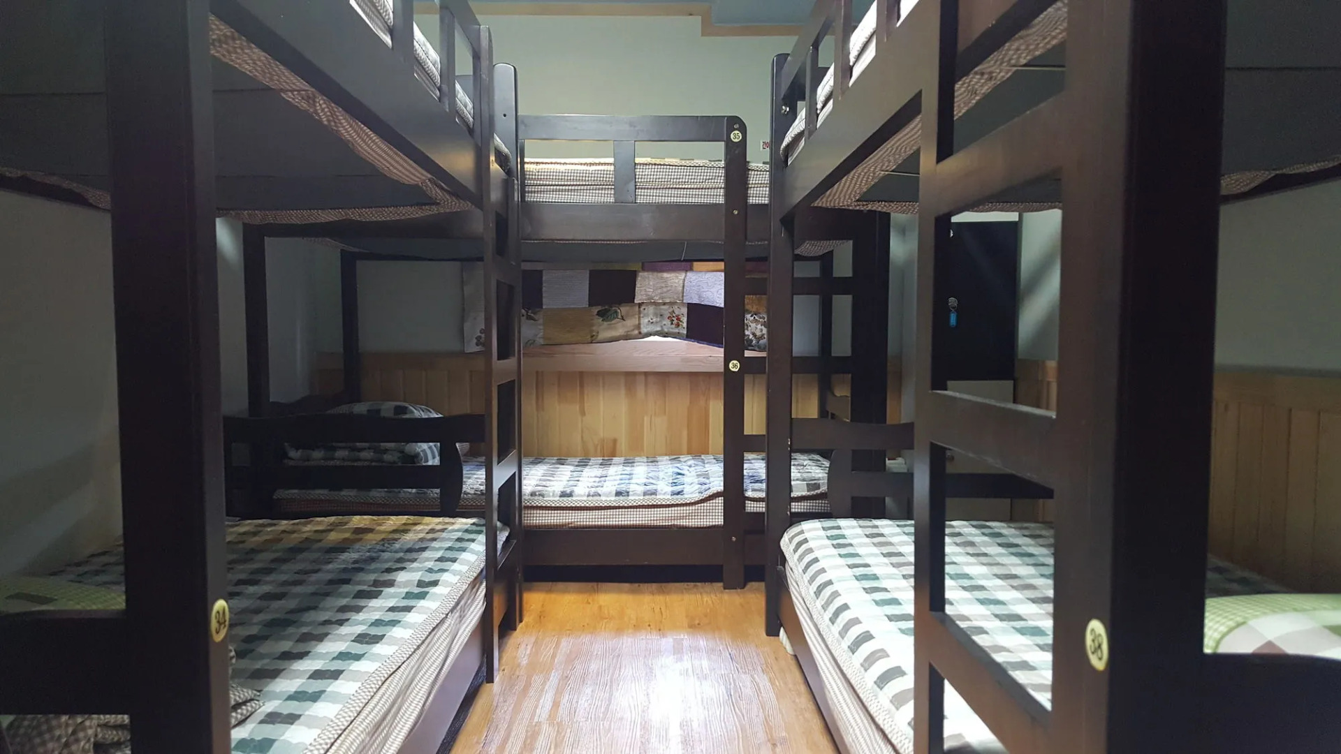 Dongbaekseom Guest House