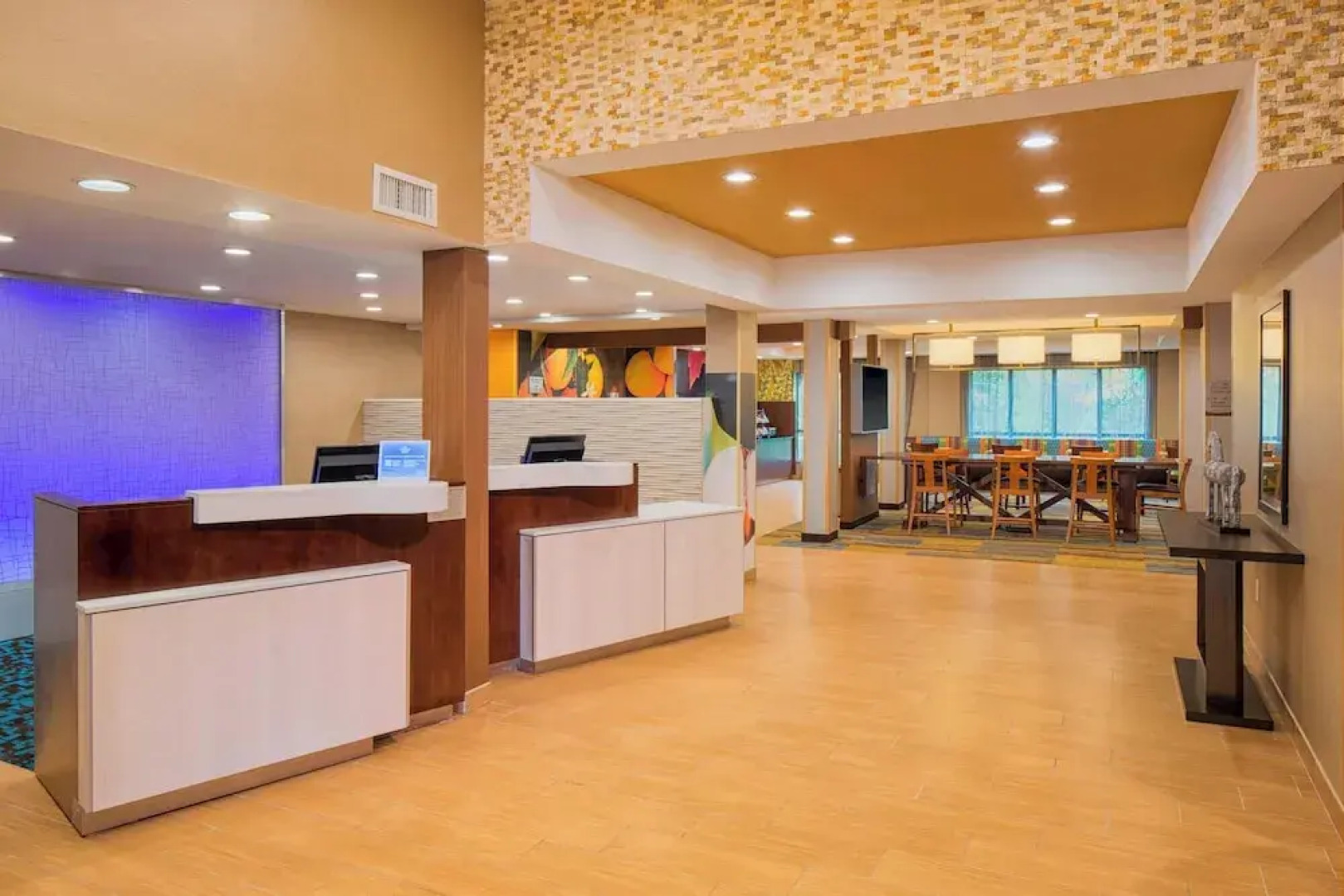 Holiday Inn Express & Suites Bridgewater Branchburg