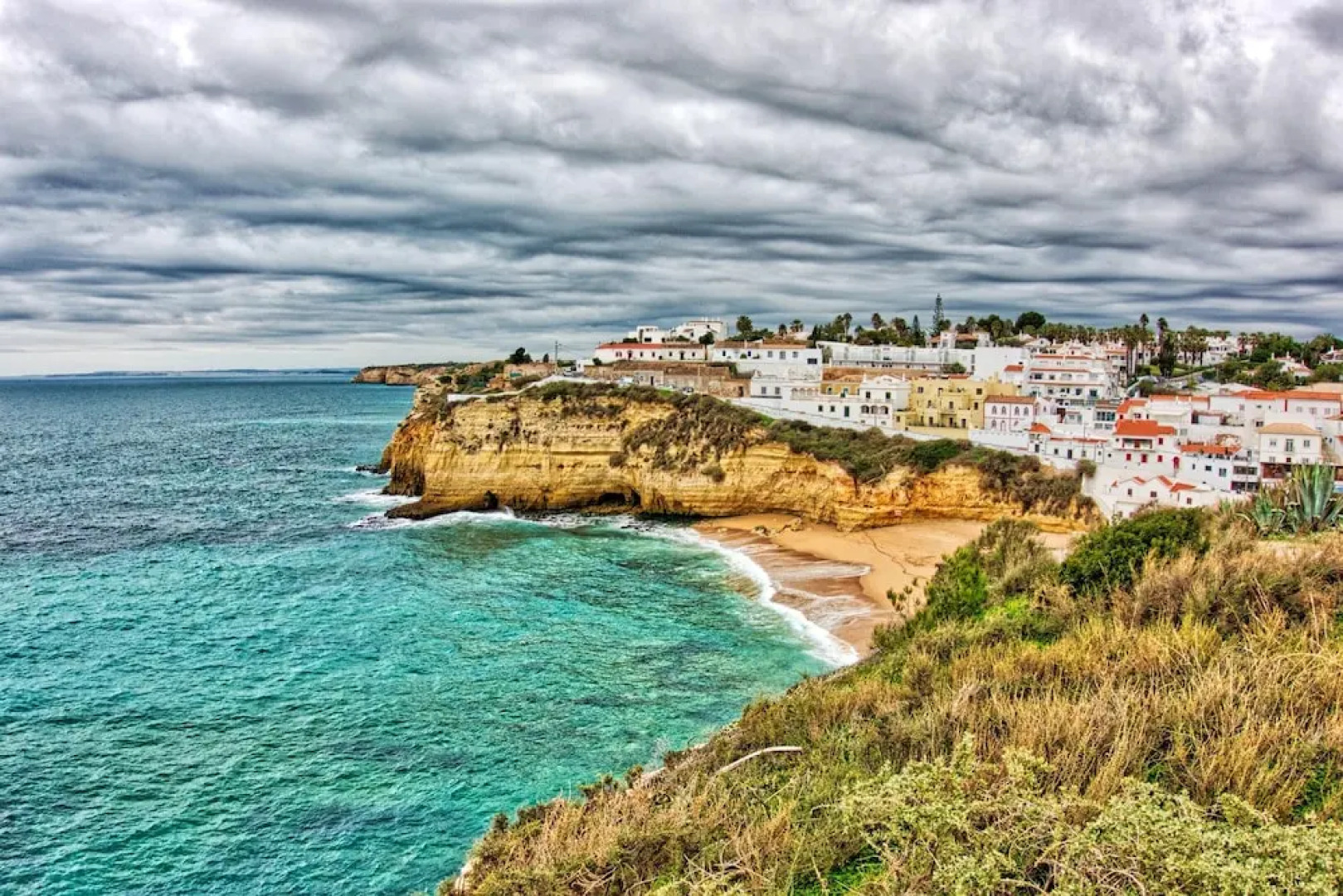 Studio in Estói, With Wonderful sea View, Pool Access, Enclosed Garden