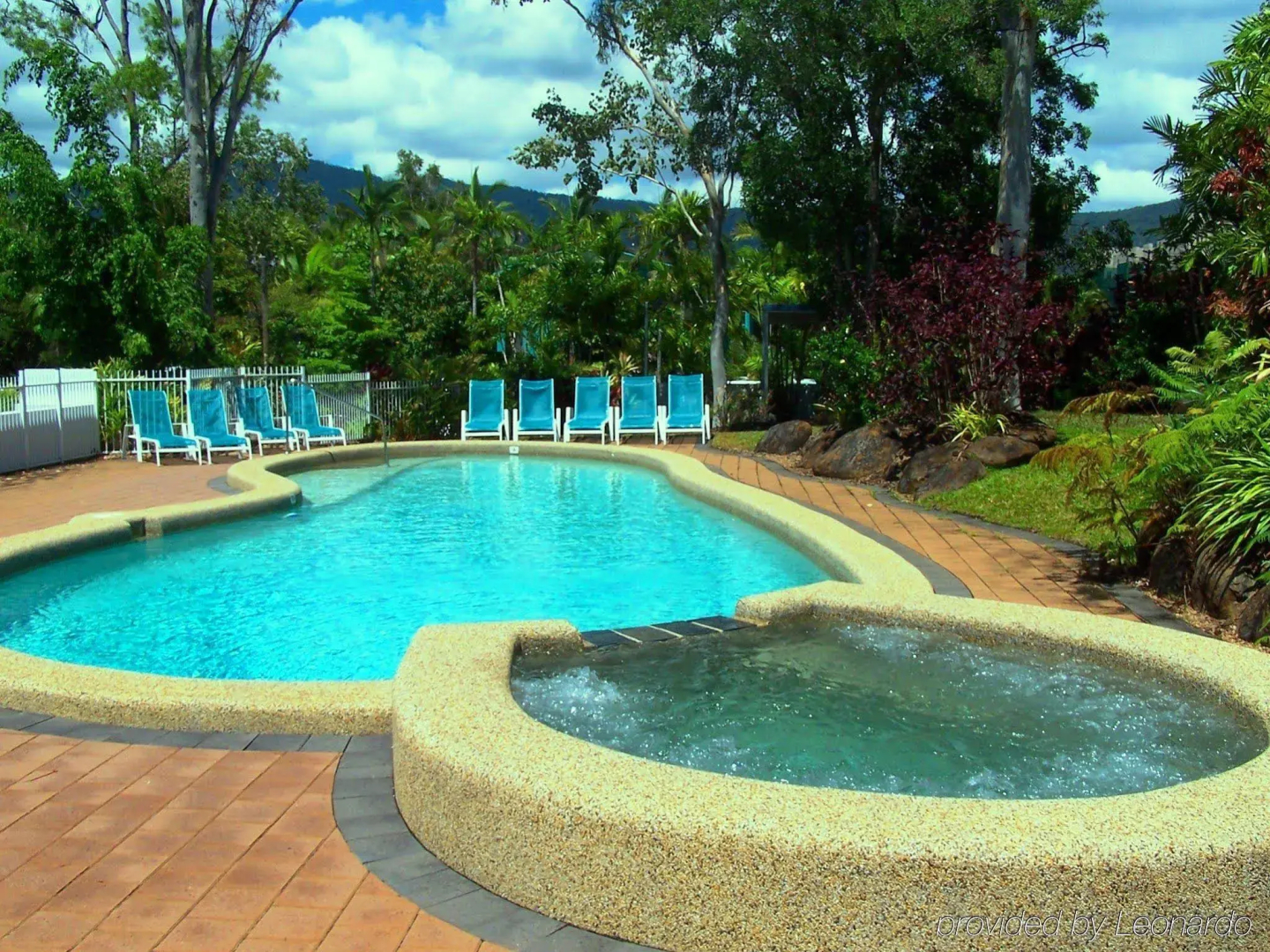 Roydon Beachfront Apartments