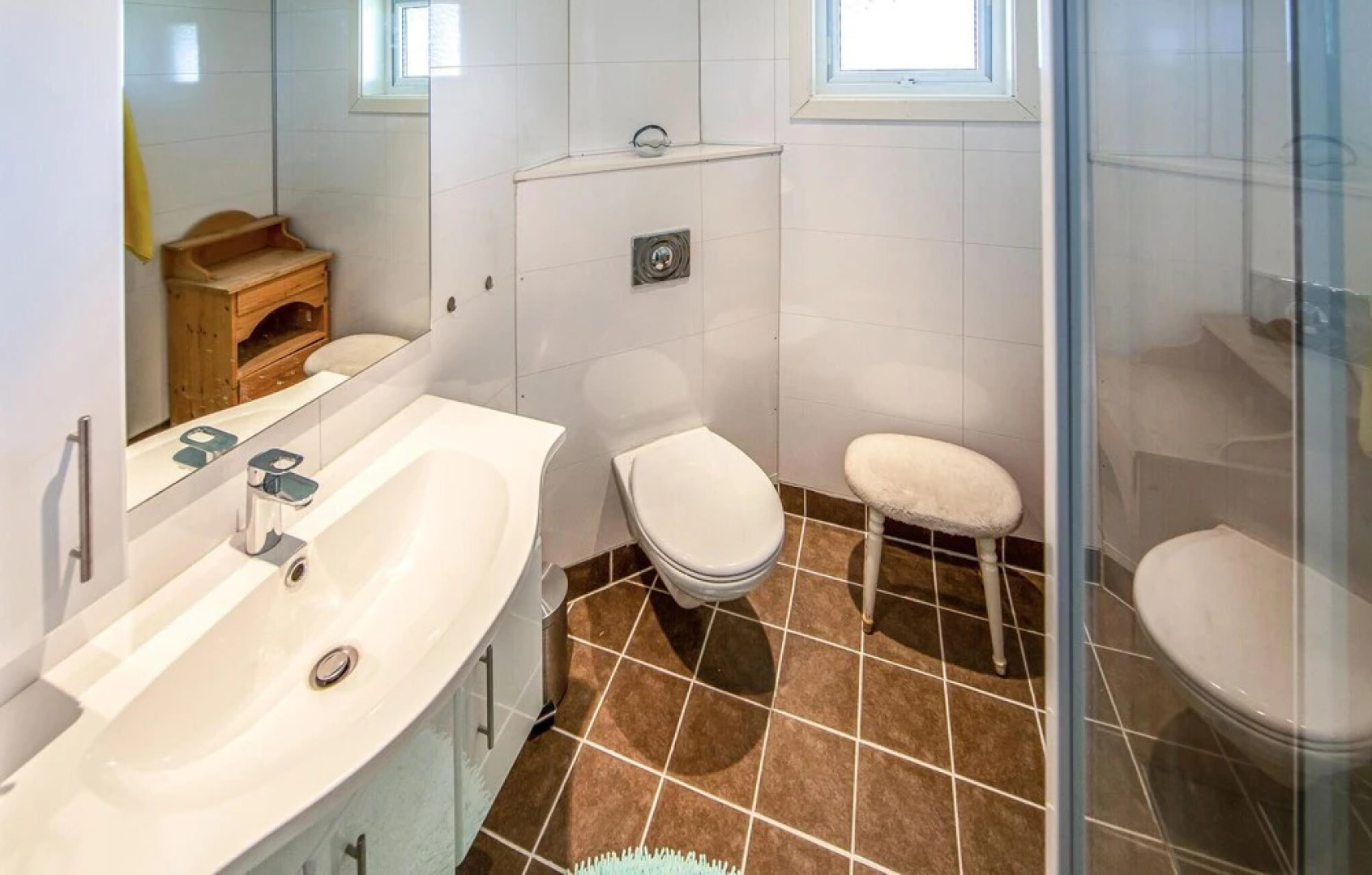 Awesome Home in Fjørtoft With 5 Bedrooms, Internet and Sauna