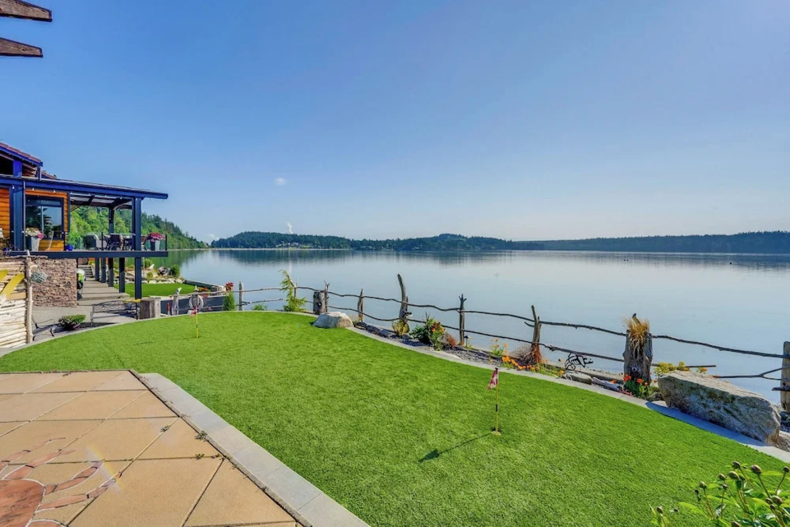 Similk Bay Retreat With Deck, Fire Pit + Hot Tub!