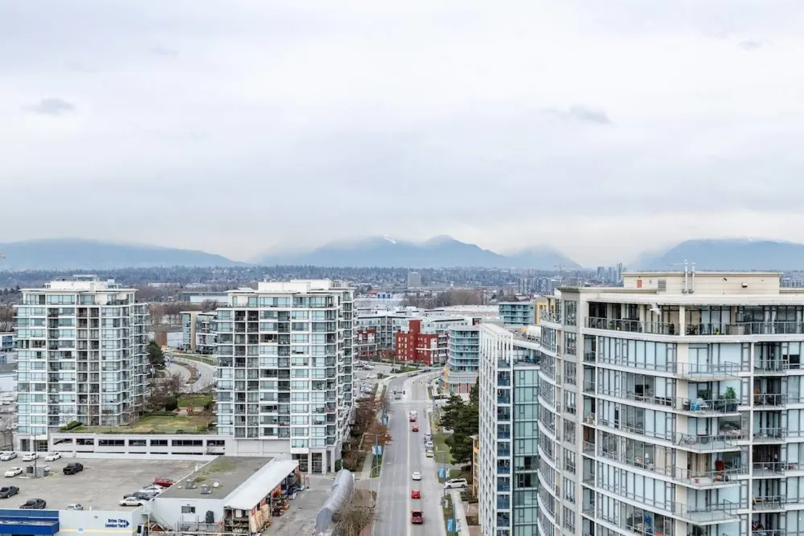 Airport Beautiful View 1 BDR Penthouse