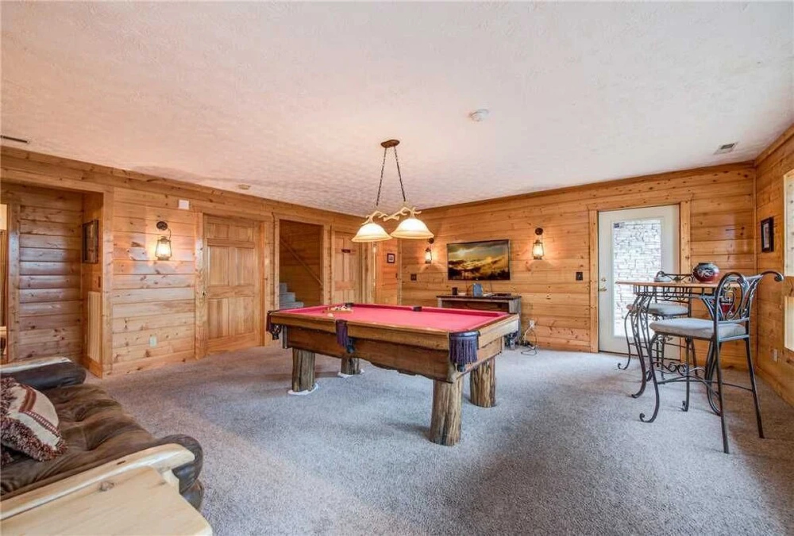 Dreamscapes 5 Bedroom Mountain View Home with Hot Tub