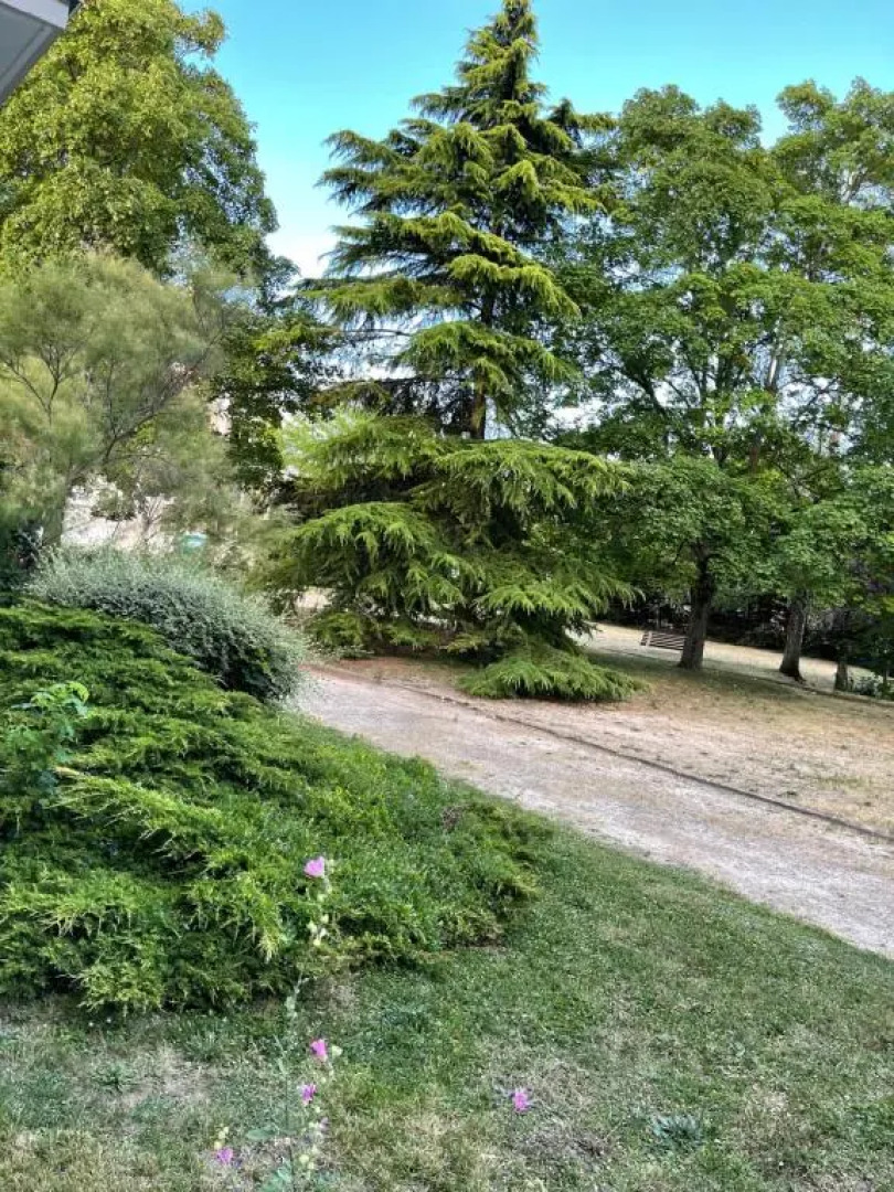 Studio Aux Portes de Paris