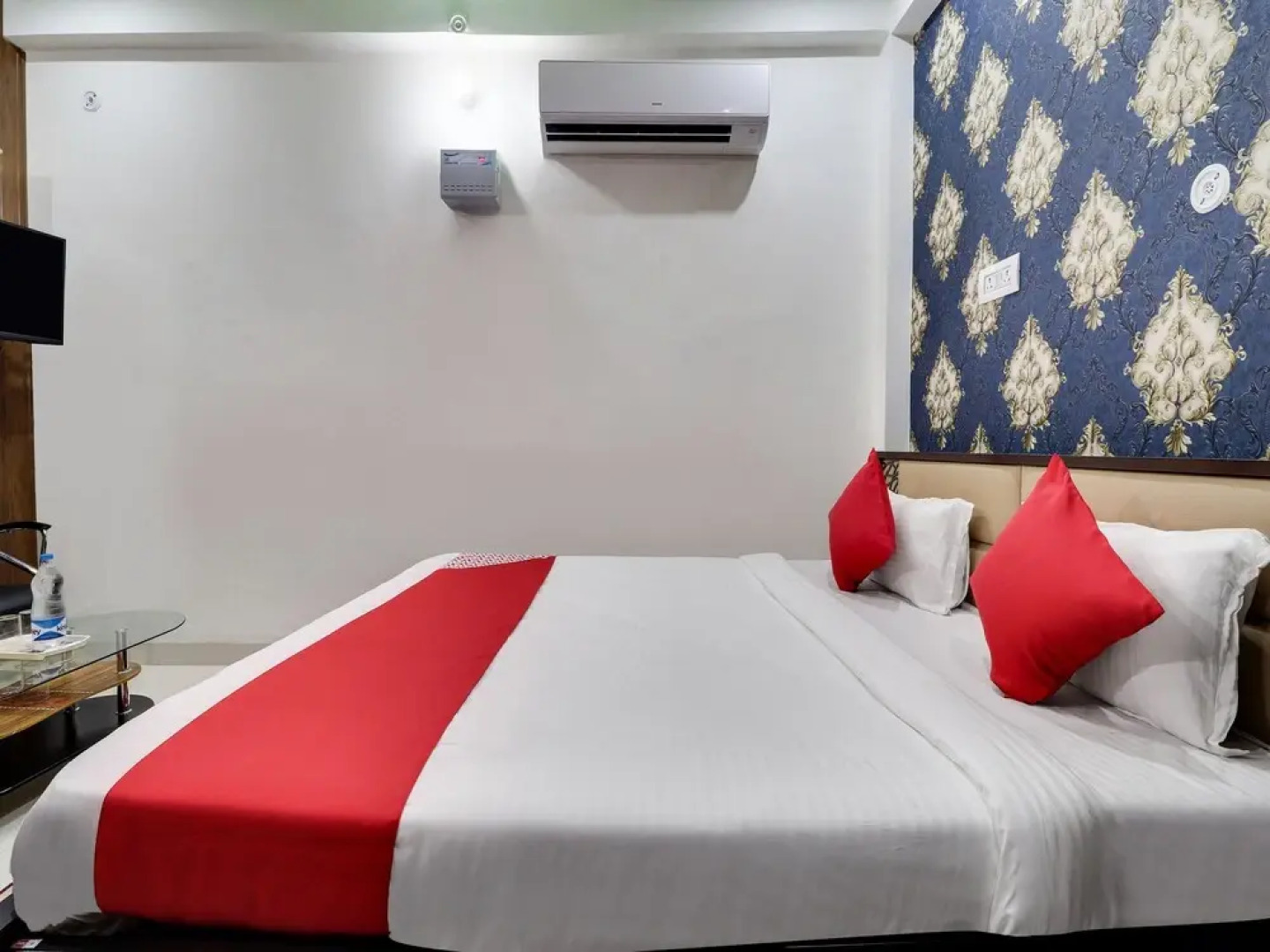 OYO 45399 Hotel Legacy Rbl