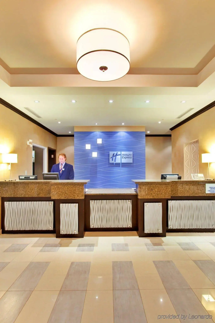 Holiday Inn Express & Suites Kingston Central by IHG