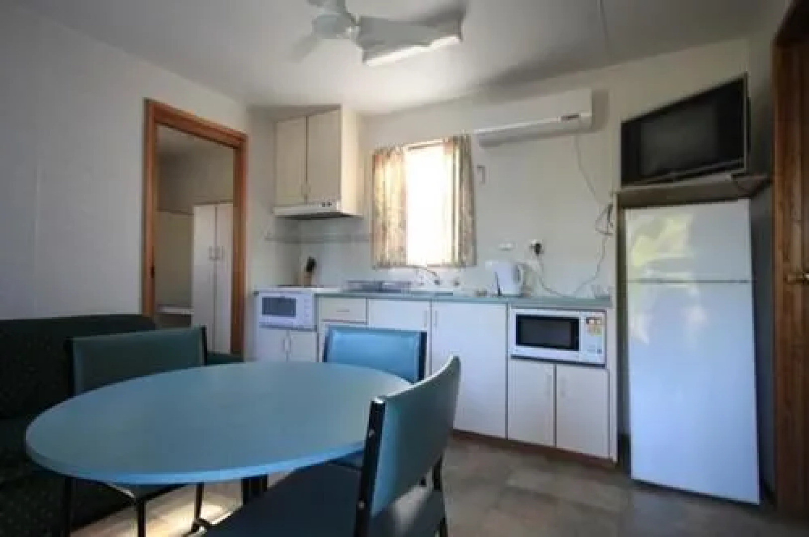 Lakes Caravilla Caravan Park