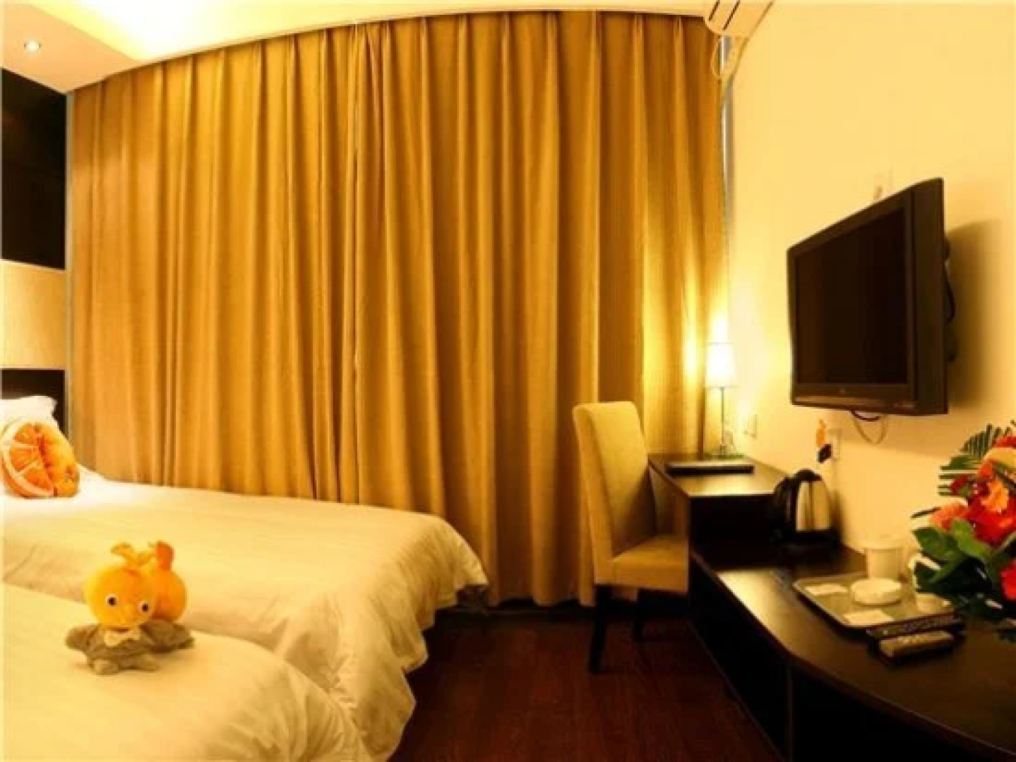 Orange Jingsong Bridge East