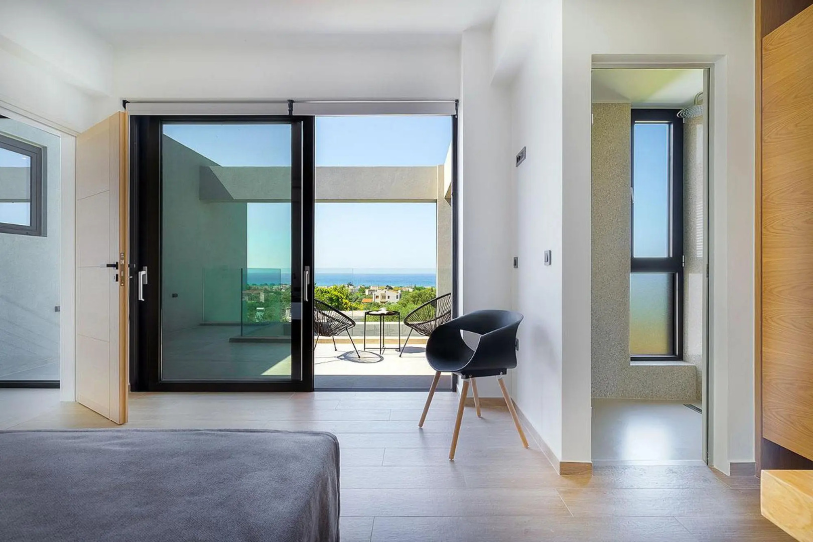 Sea View 4 Bedroom Villa With a Heated Pool