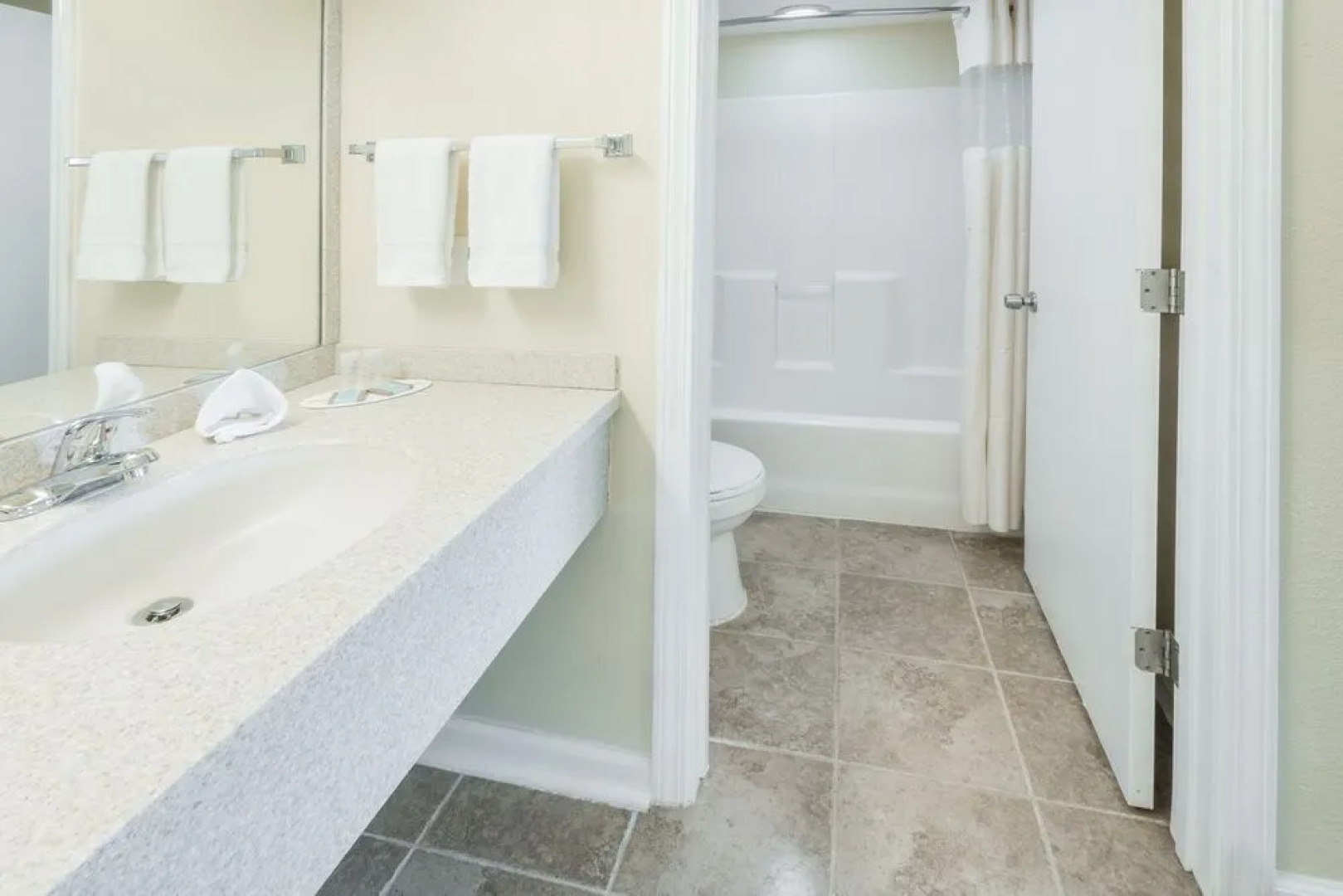 Travelodge Grove City