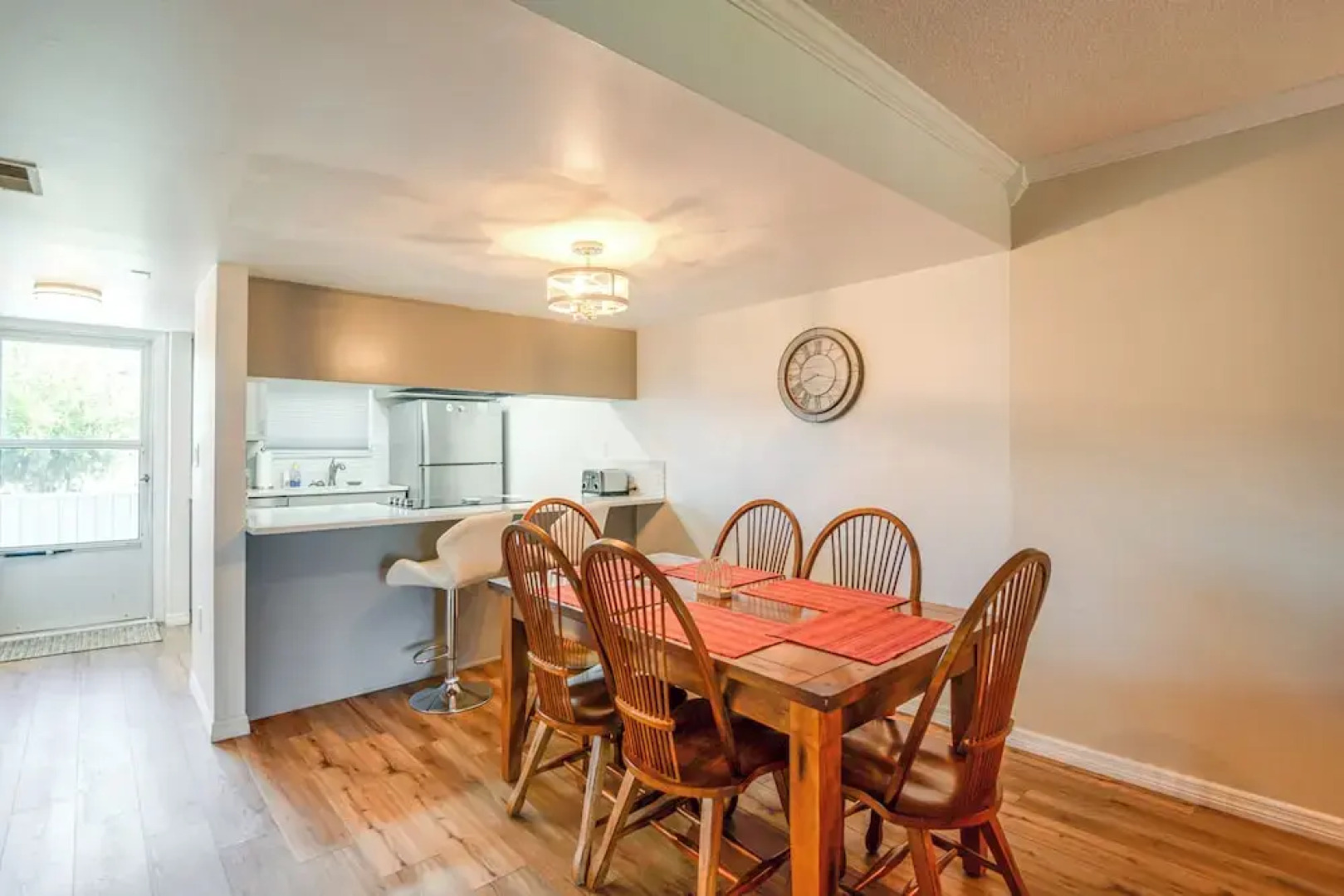 Quaint Welaka Getaway: Steps to St Johns River!