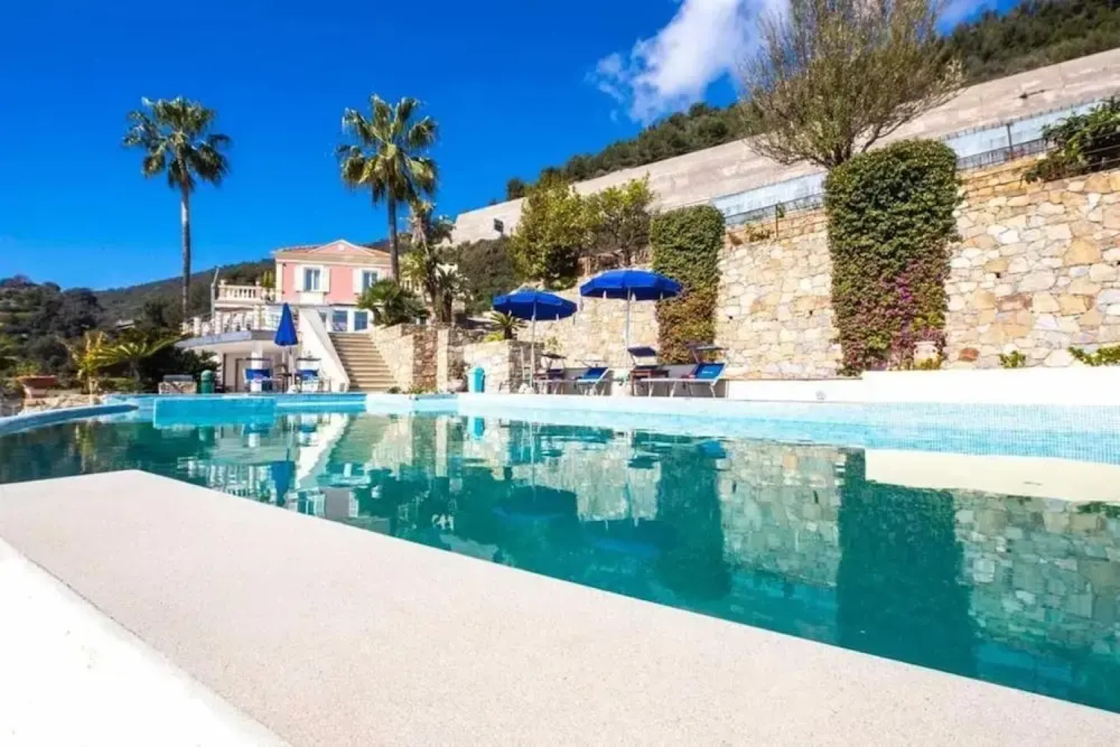 Villa Paradise-sleeps 20-pool-sea Views-pets